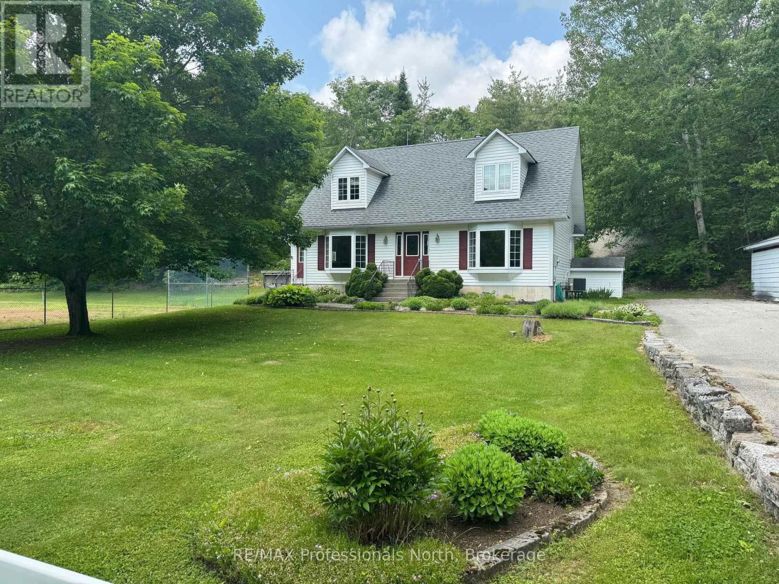 1119 DEEP BAY ROAD Image 36