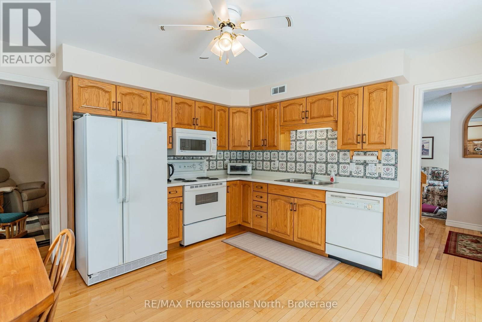 1119 DEEP BAY ROAD Image 9