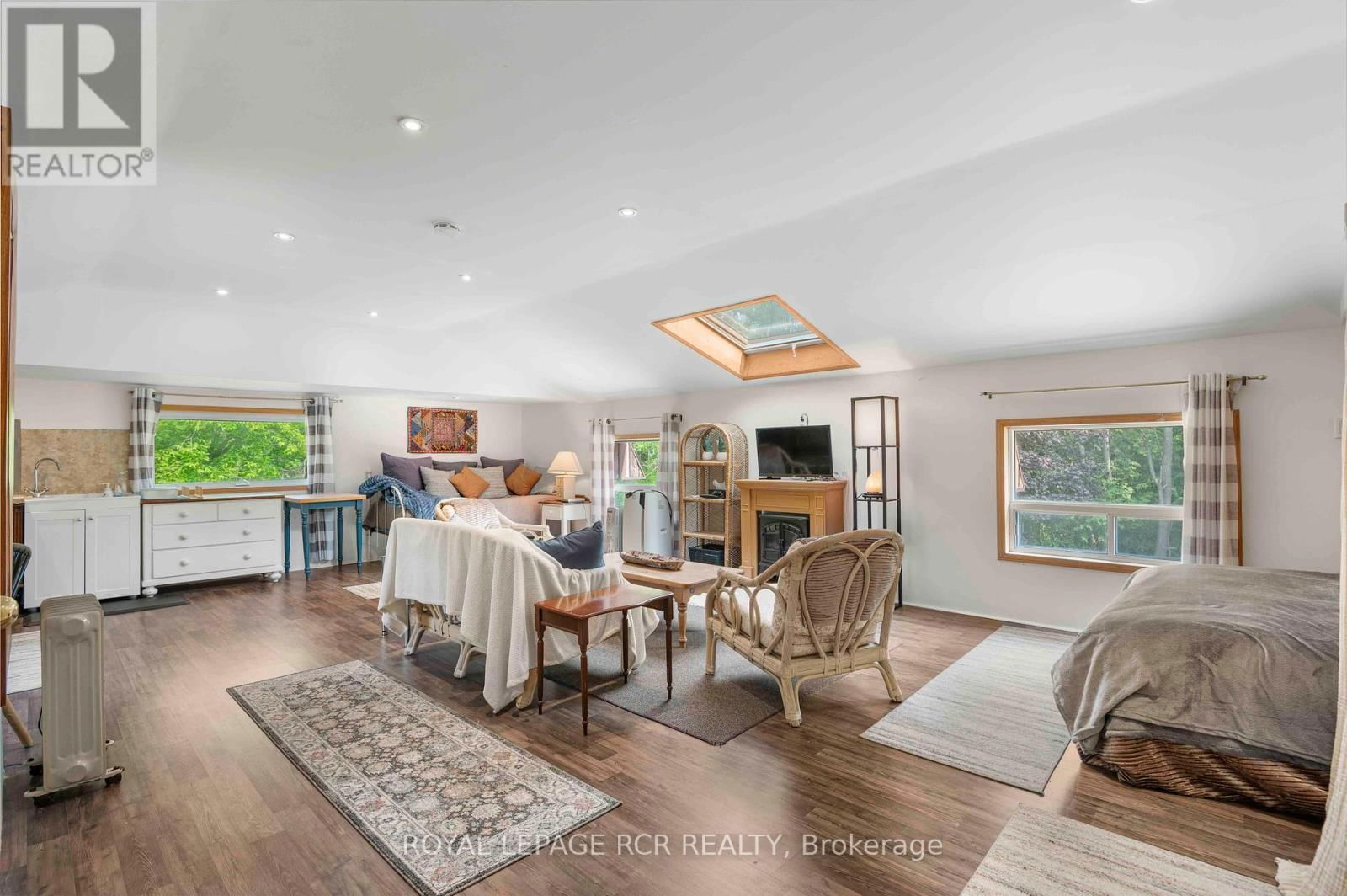 487151 30 SIDE ROAD Image 31