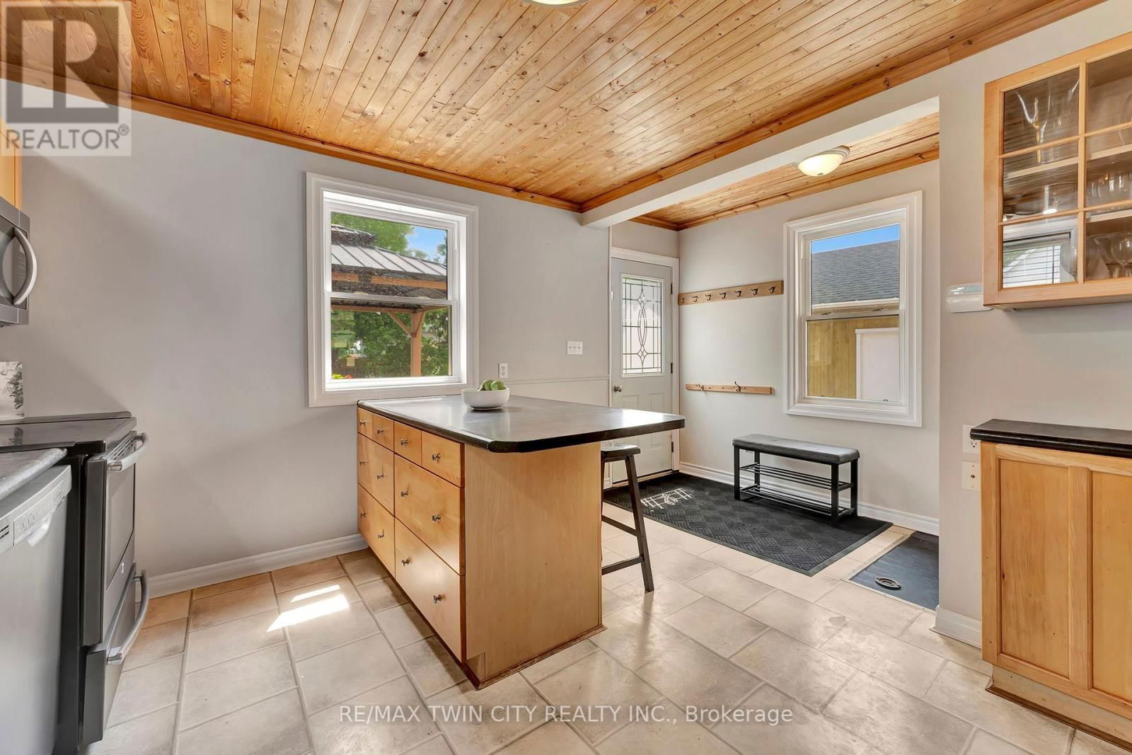 123 BLANDFORD STREET Image 12