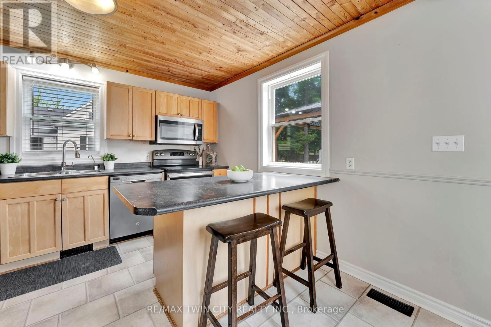 123 BLANDFORD STREET Image 14