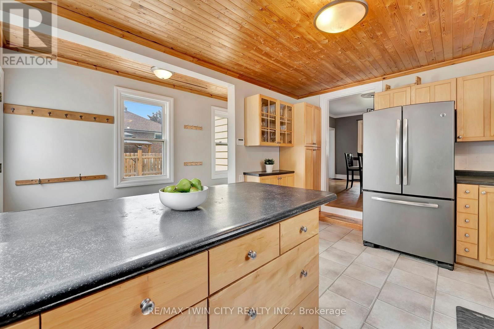 123 BLANDFORD STREET Image 17