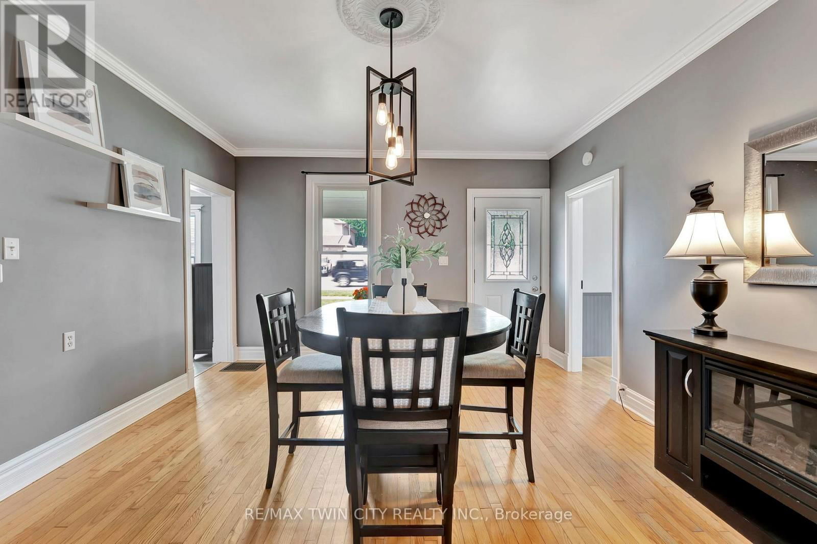 123 BLANDFORD STREET Image 18