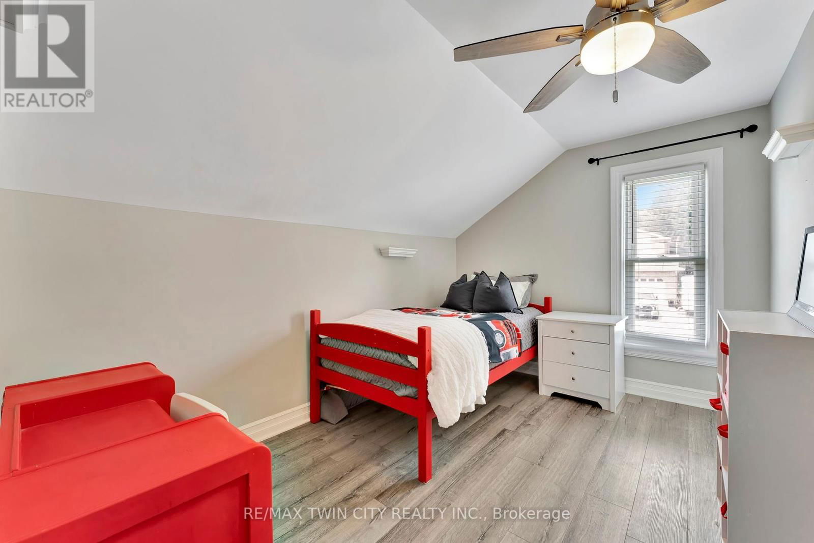 123 BLANDFORD STREET Image 25