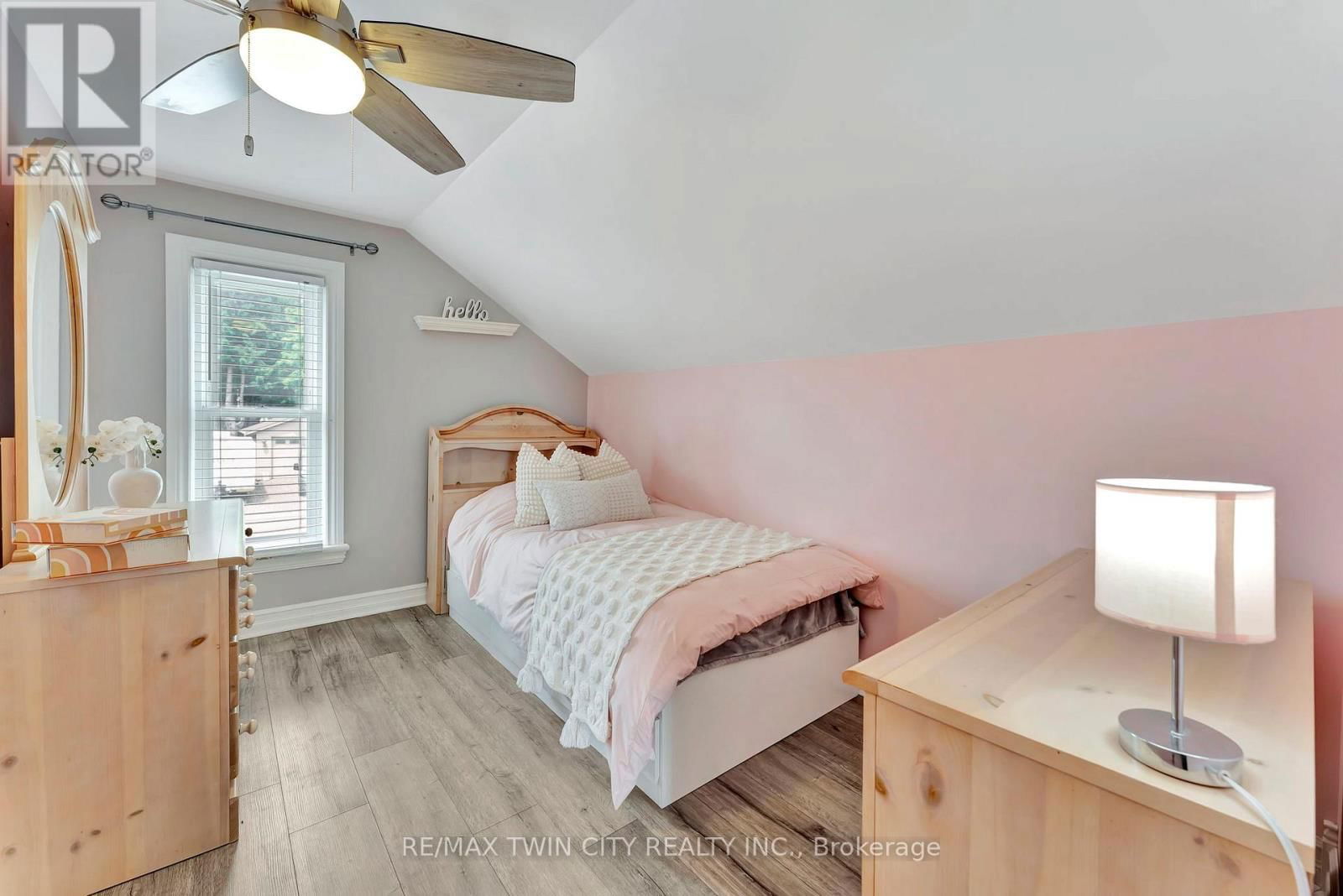 123 BLANDFORD STREET Image 27