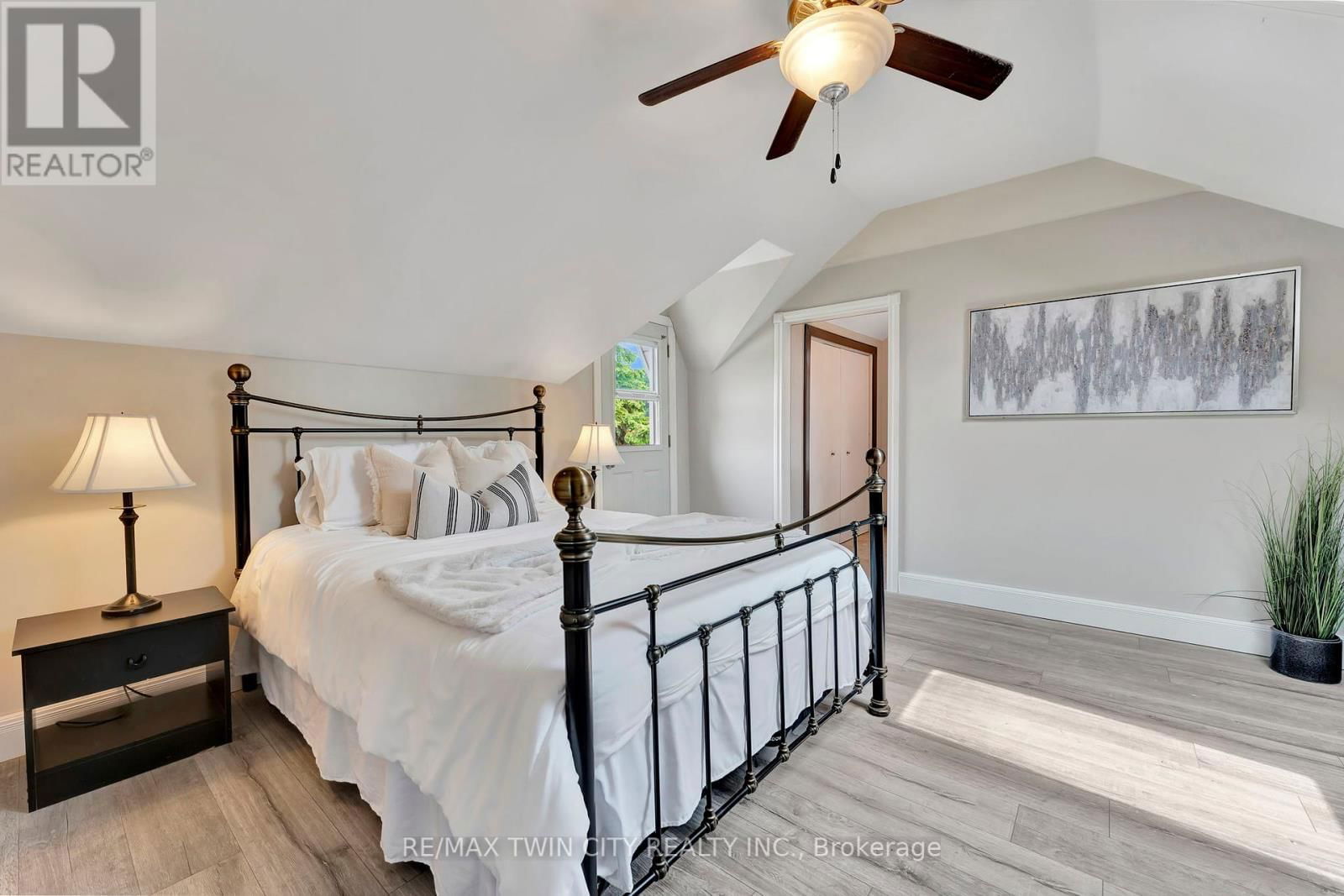 123 BLANDFORD STREET Image 28