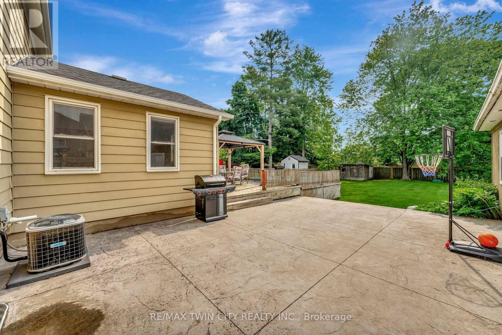 123 BLANDFORD STREET Image 35