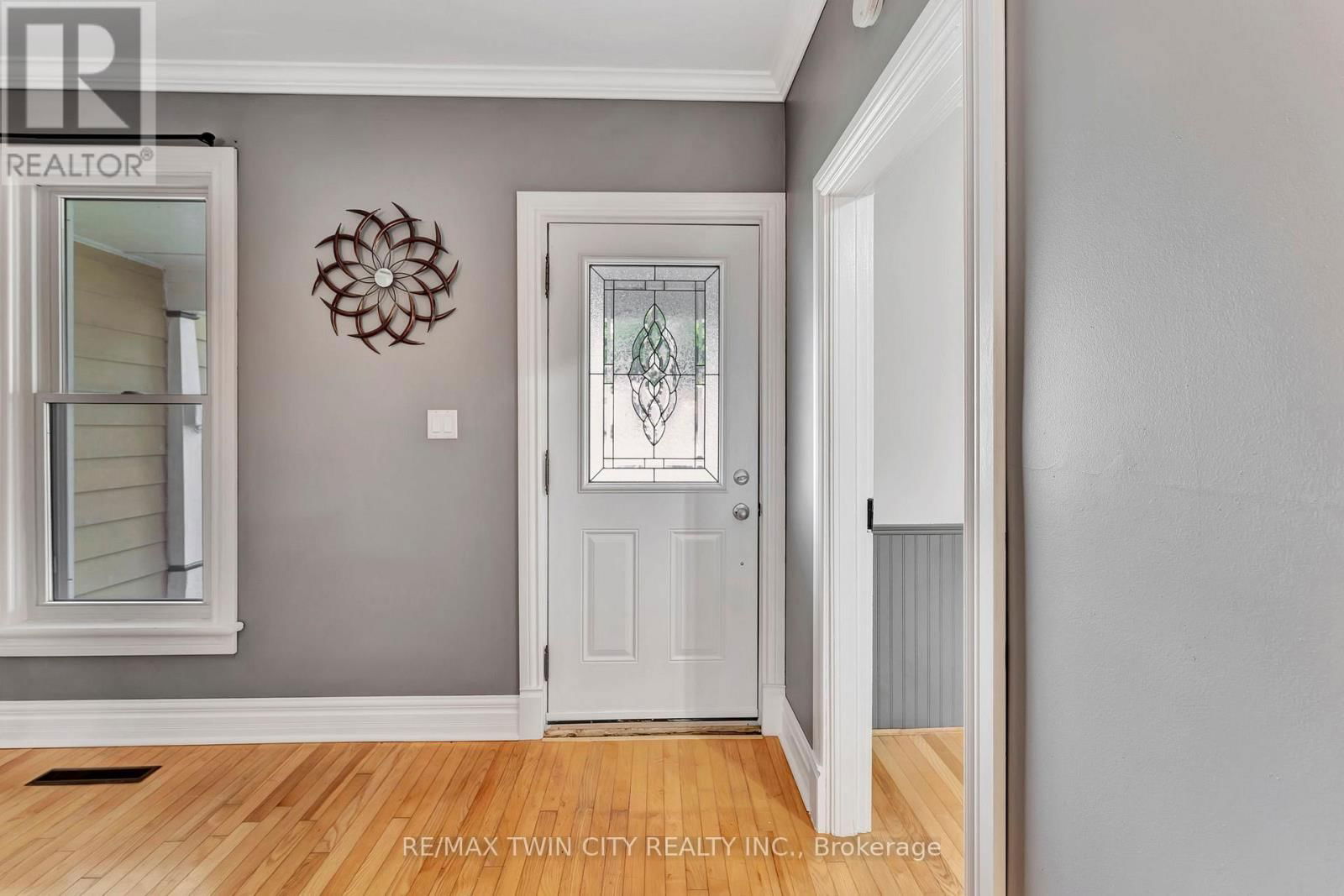 123 BLANDFORD STREET Image 5