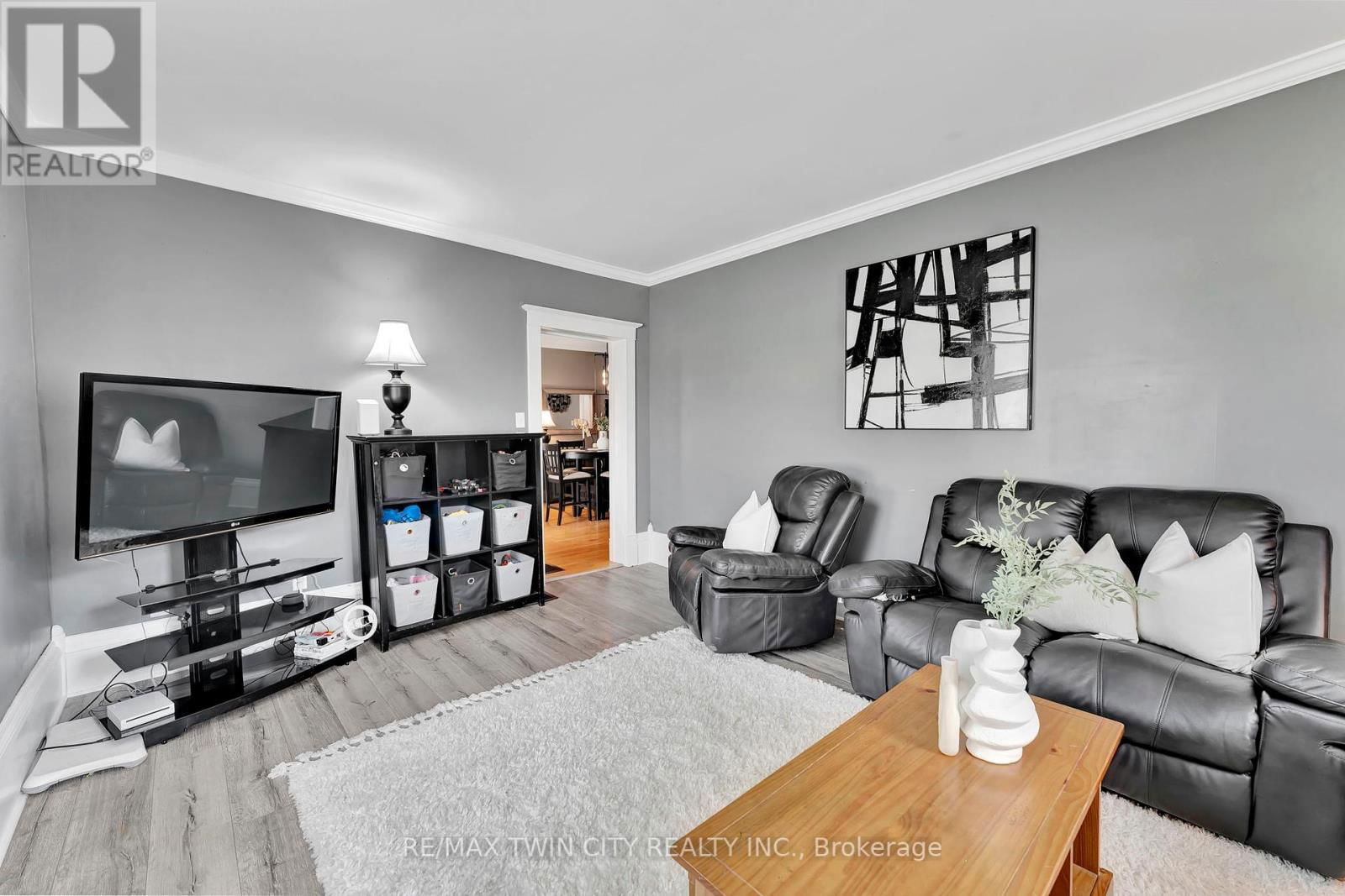 123 BLANDFORD STREET Image 9