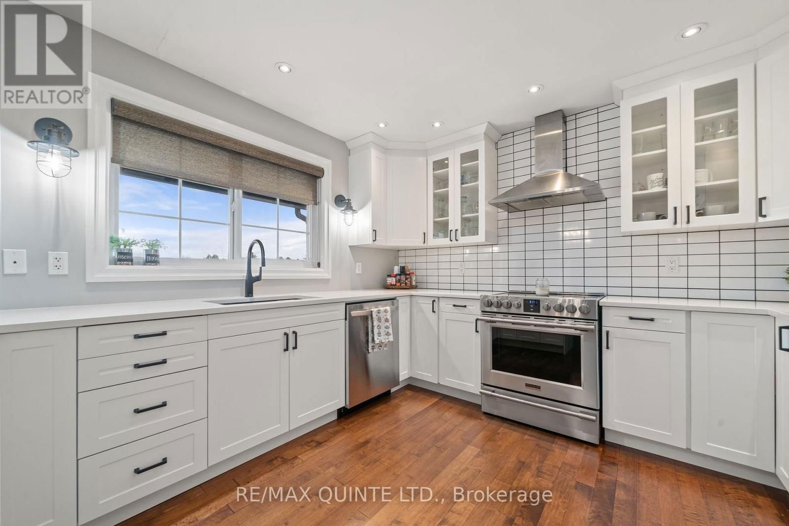 27 CHARLES ROAD Image 14