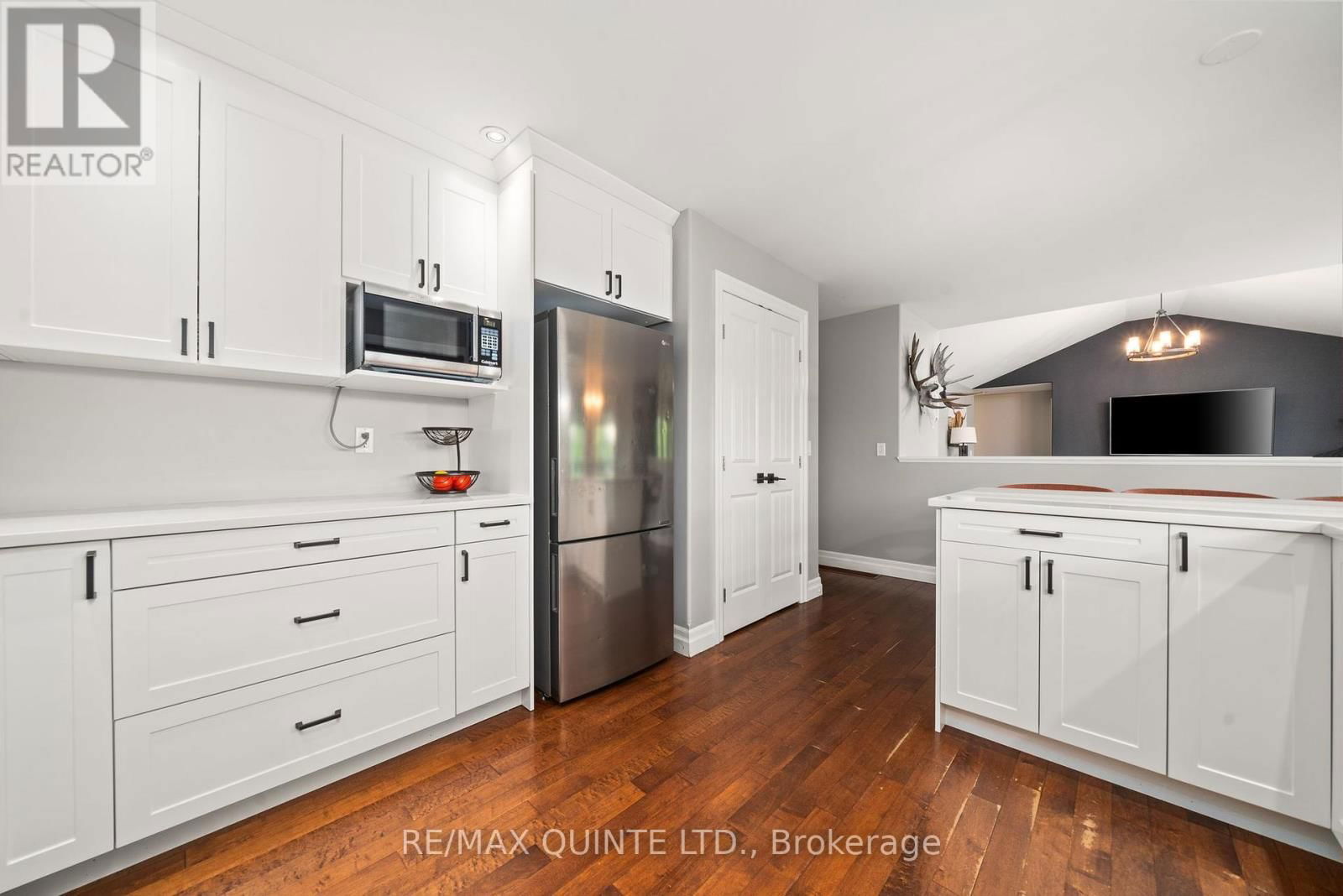 27 CHARLES ROAD Image 15