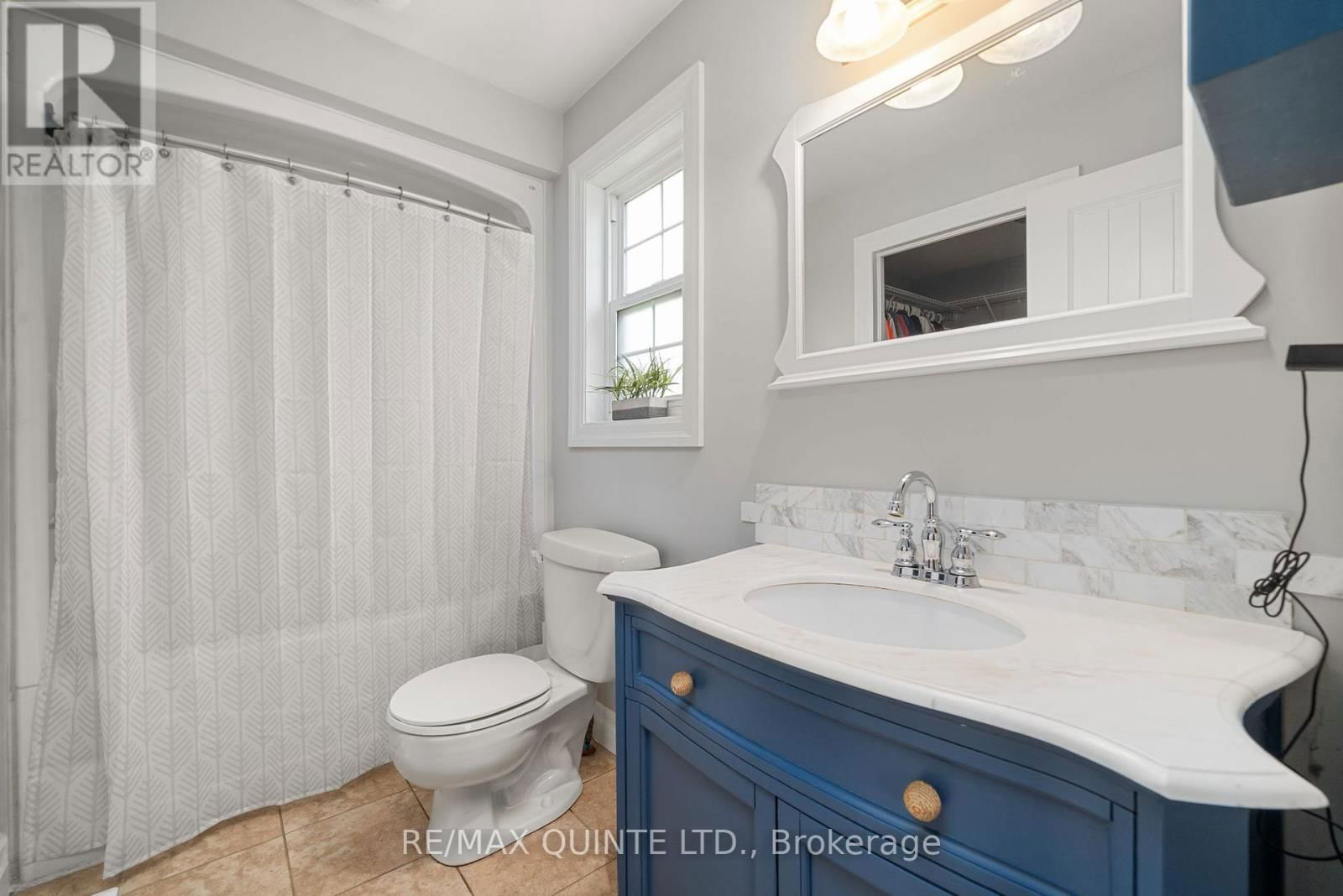 27 CHARLES ROAD Image 18