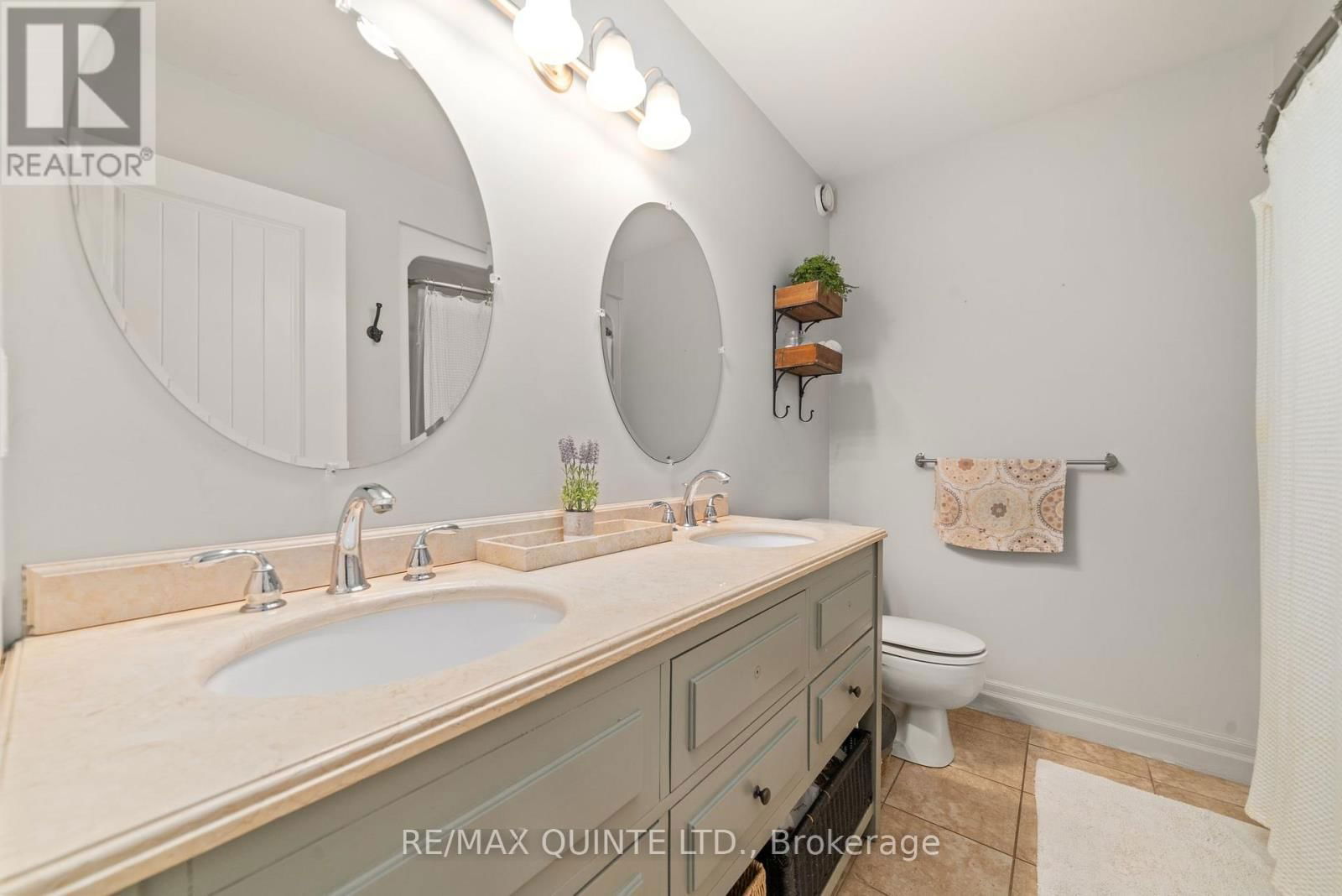 27 CHARLES ROAD Image 19