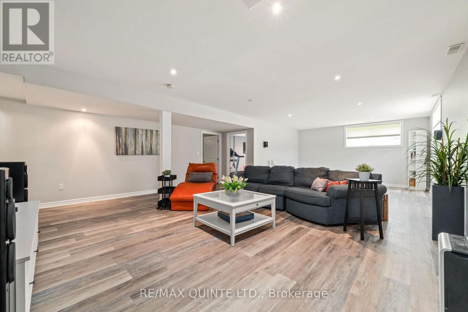 27 CHARLES ROAD Image 24