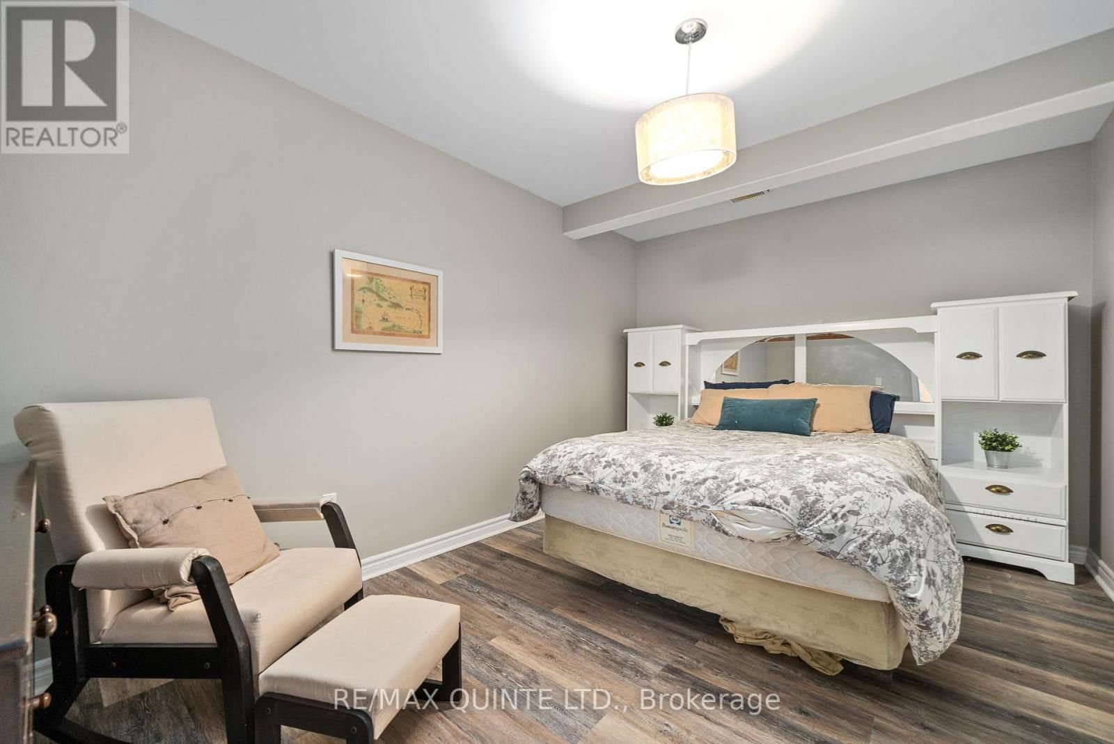 27 CHARLES ROAD Image 26