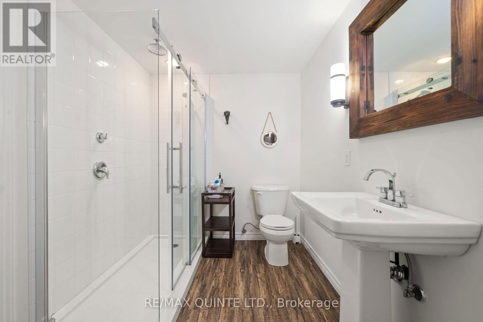 27 CHARLES ROAD Image 28