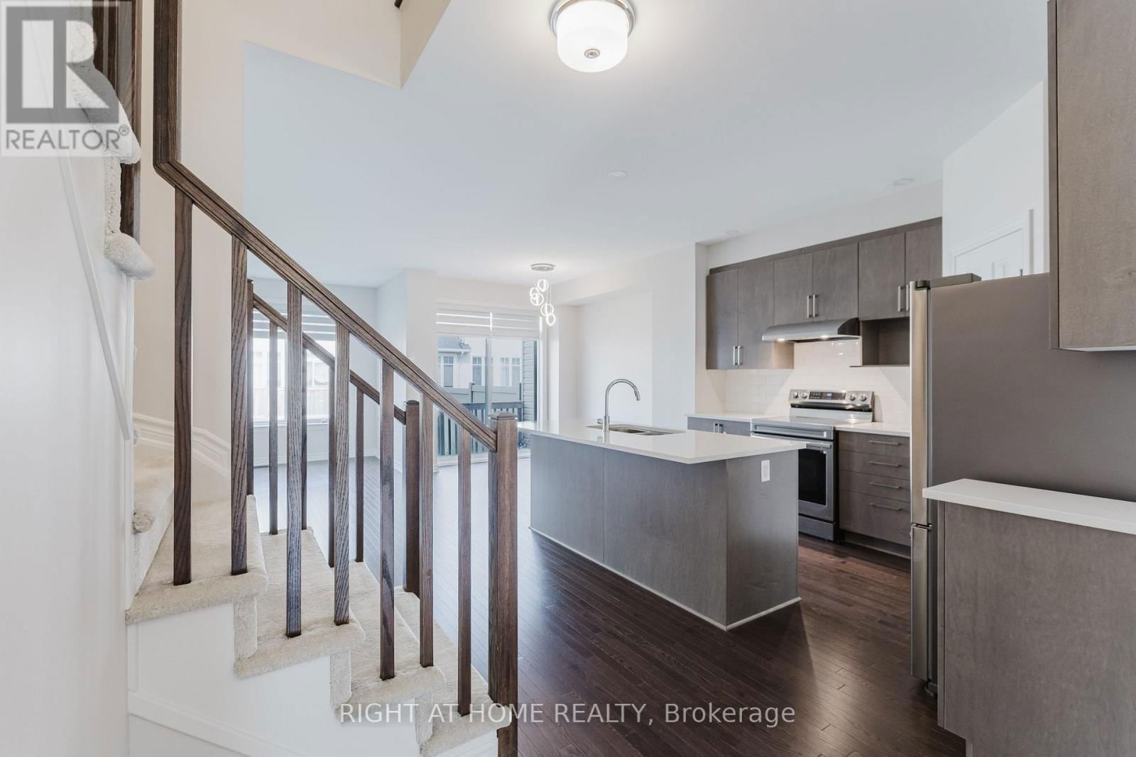 515 MUSCARI STREET Image 11