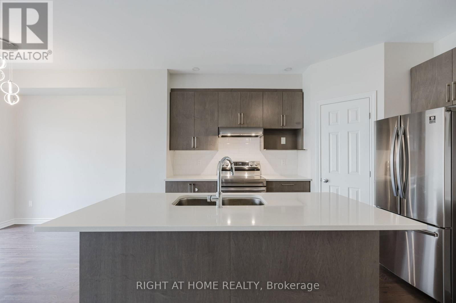 515 MUSCARI STREET Image 12