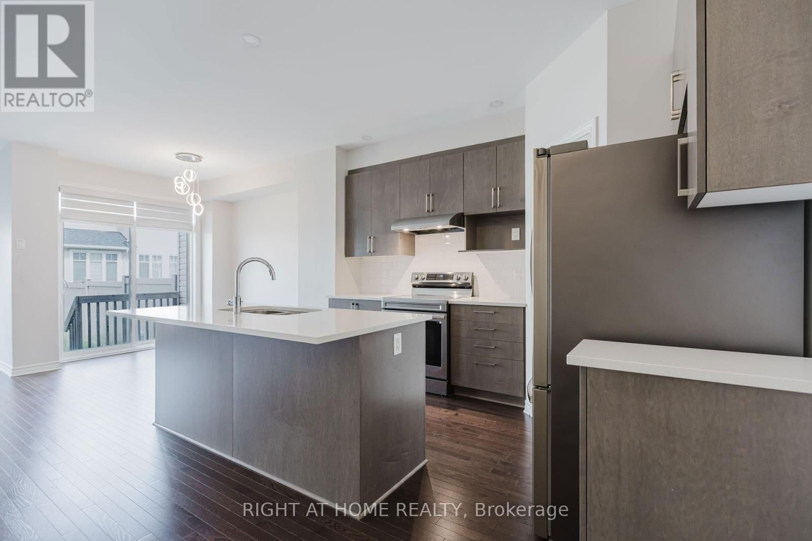 515 MUSCARI STREET Image 14