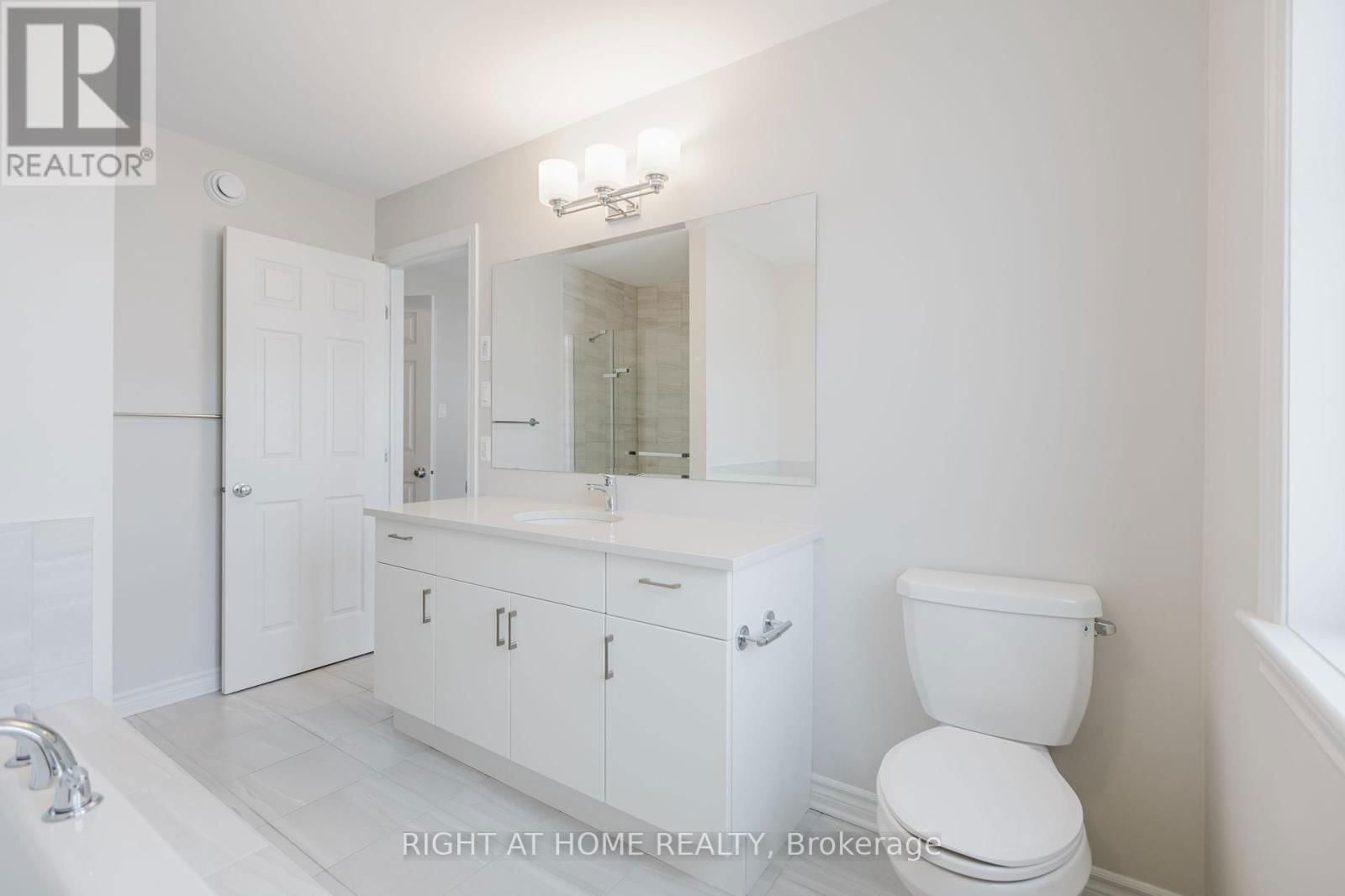515 MUSCARI STREET Image 24