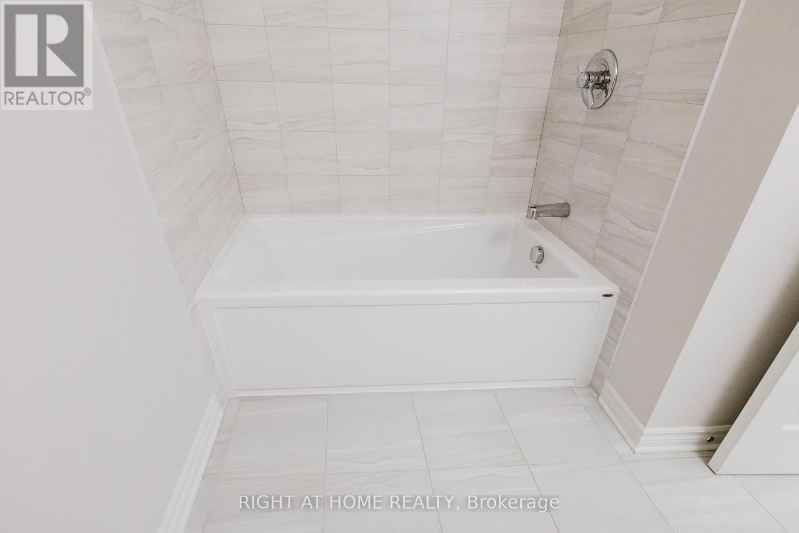 515 MUSCARI STREET Image 31