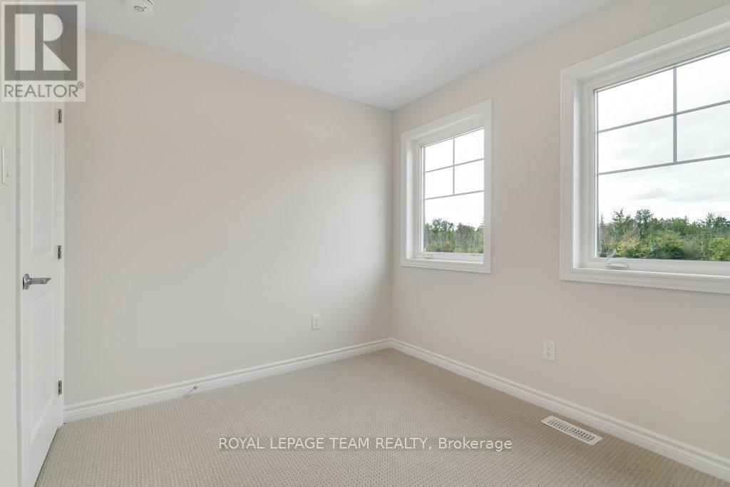 108 WABIKON CRESCENT Image 18