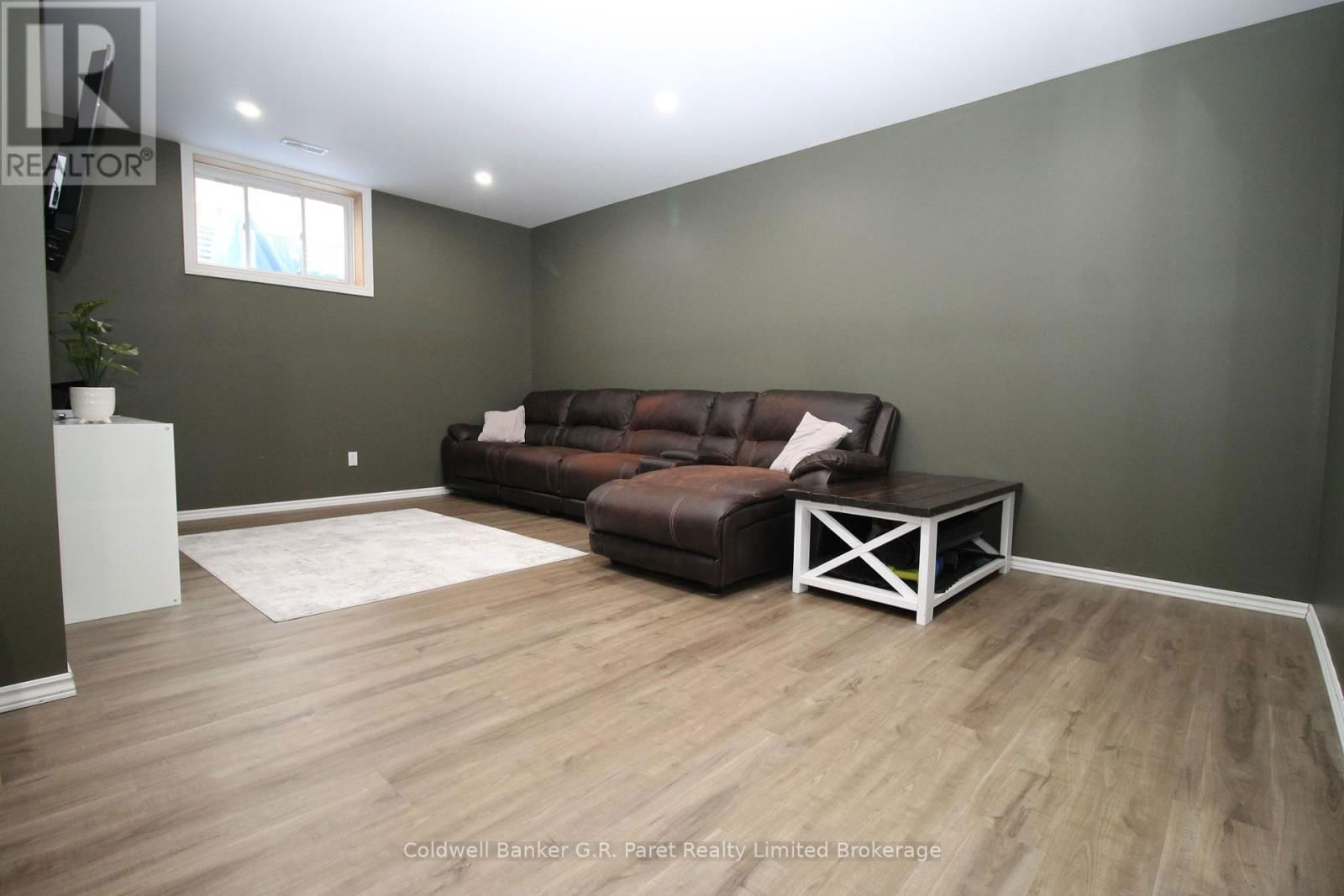 19 SANDY COURT Image 15