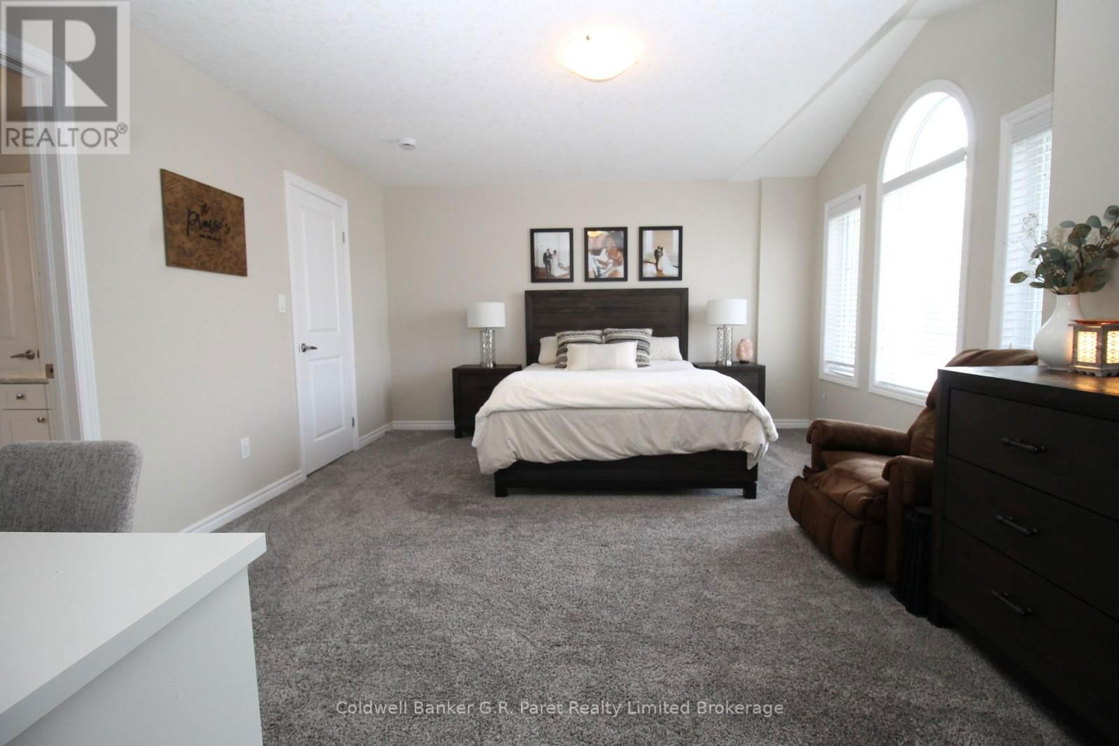 19 SANDY COURT Image 8