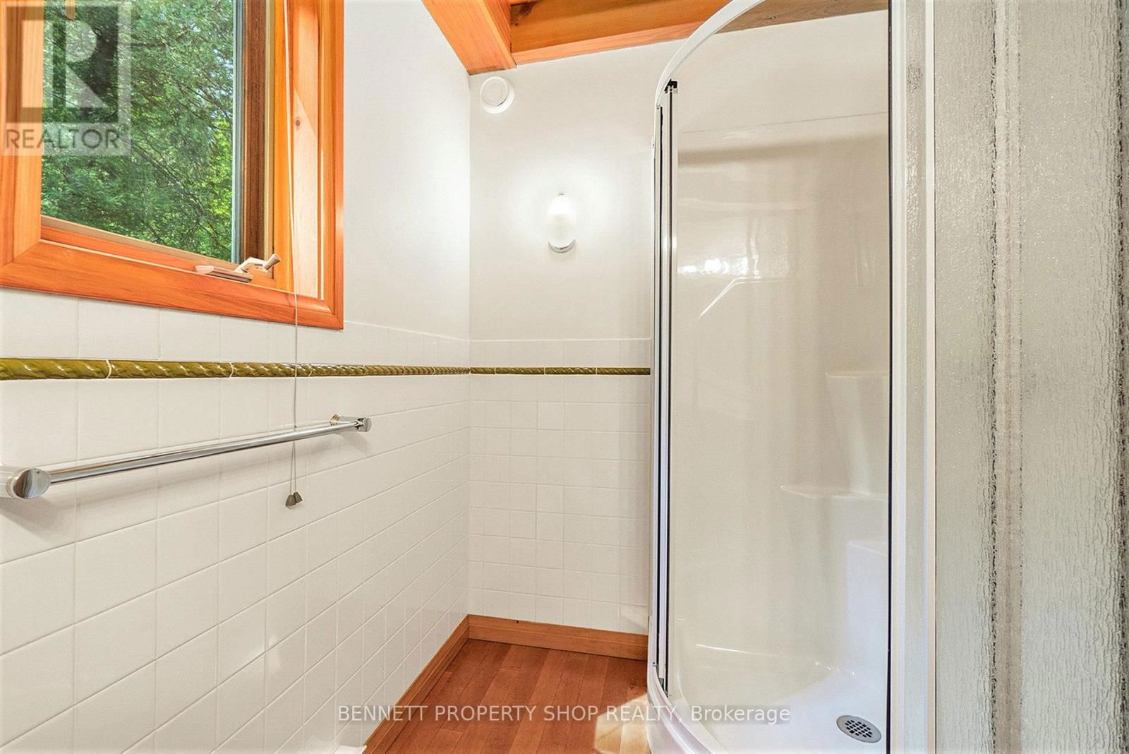 33 BURTON LANE Image 12