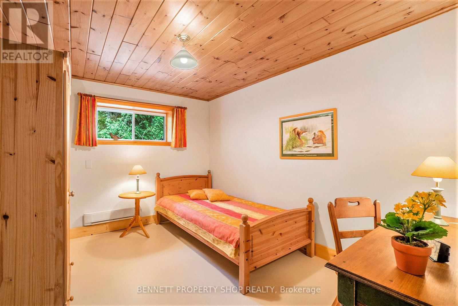 33 BURTON LANE Image 16