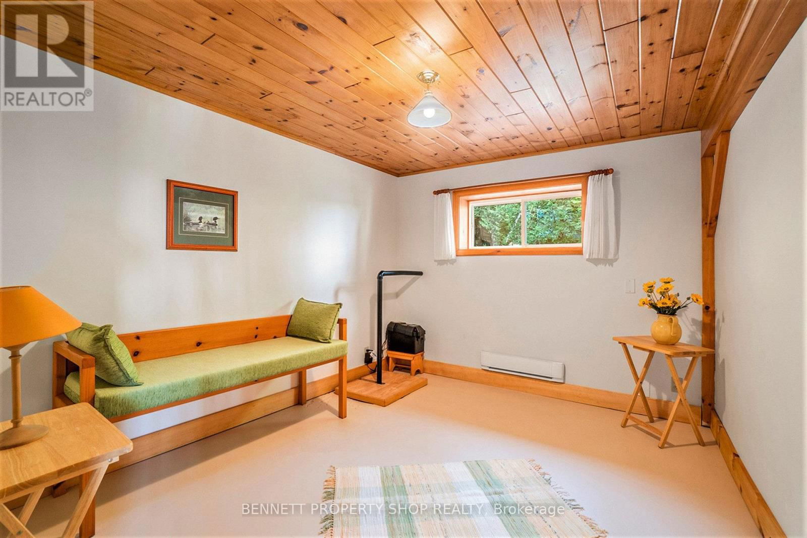33 BURTON LANE Image 18