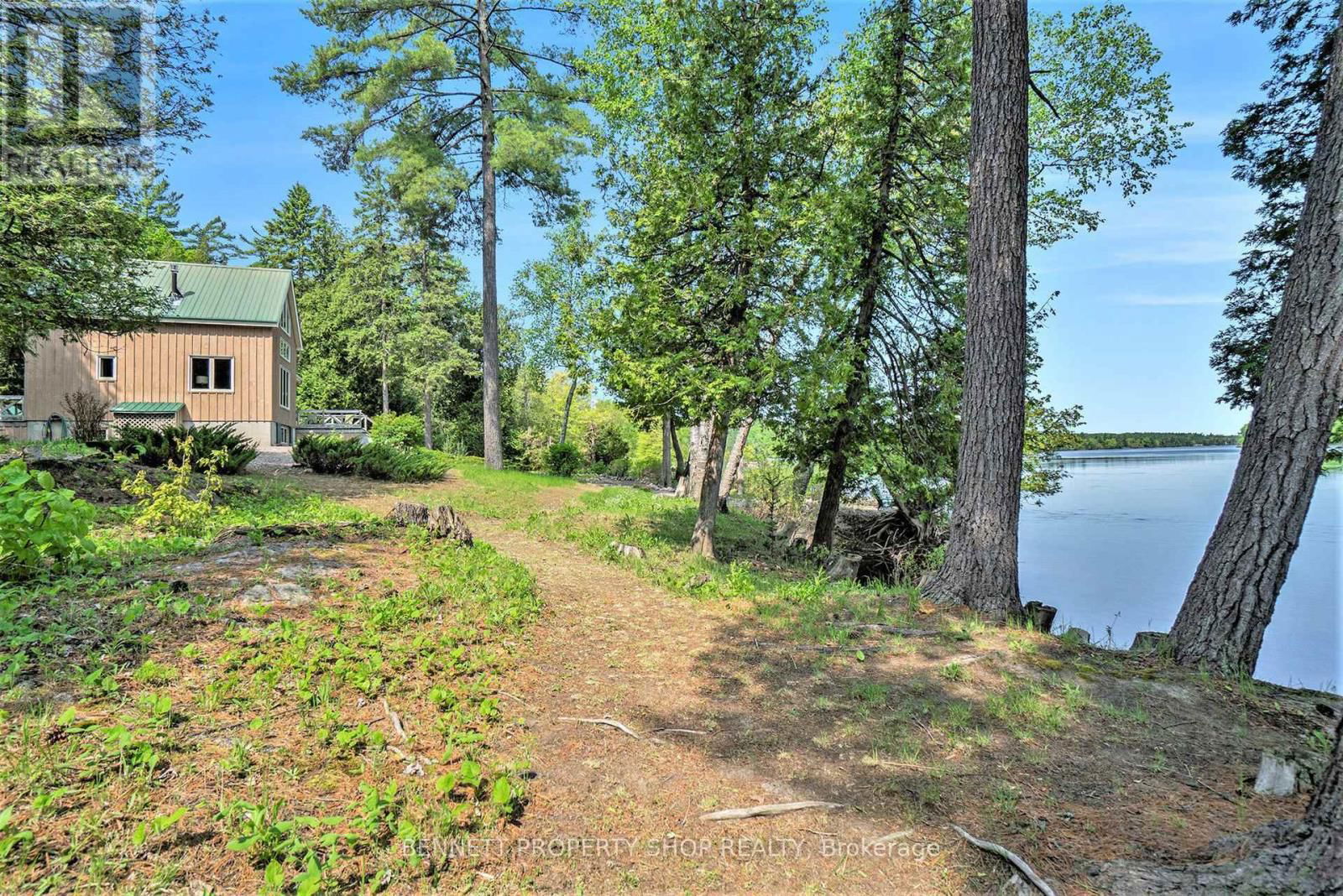 33 BURTON LANE Image 22