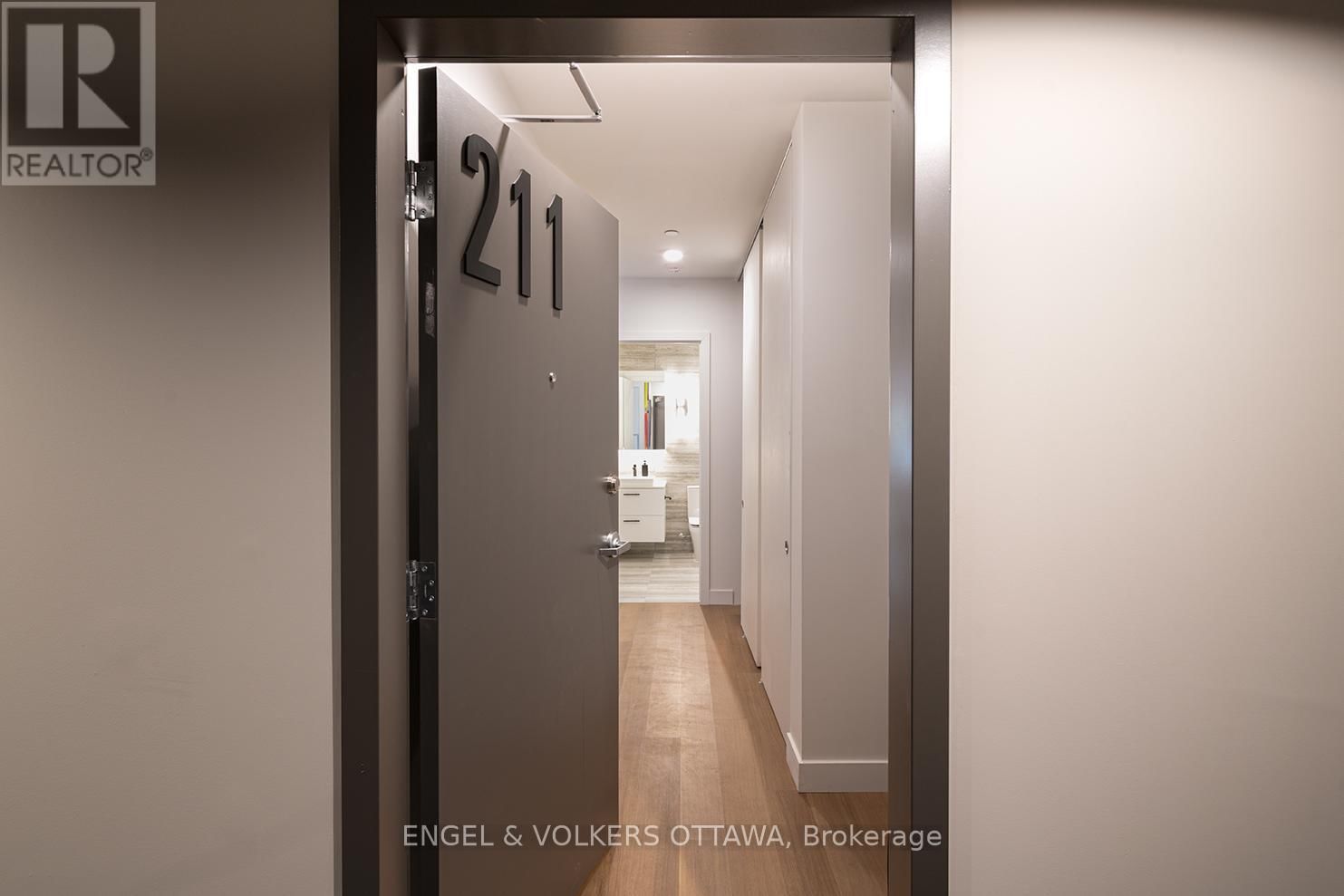 211 - 10 JAMES STREET Image 7