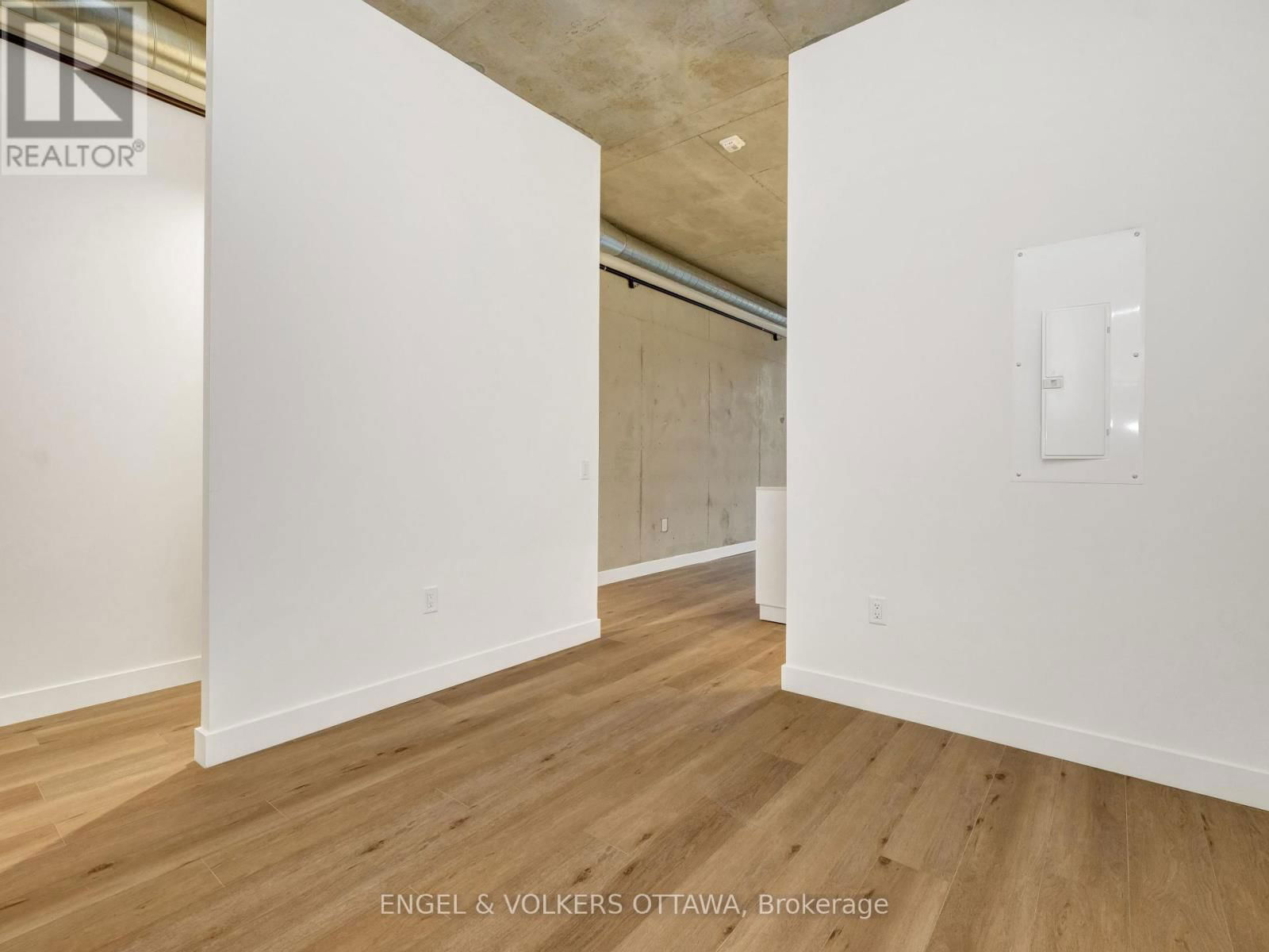 212 - 10 JAMES STREET Image 17