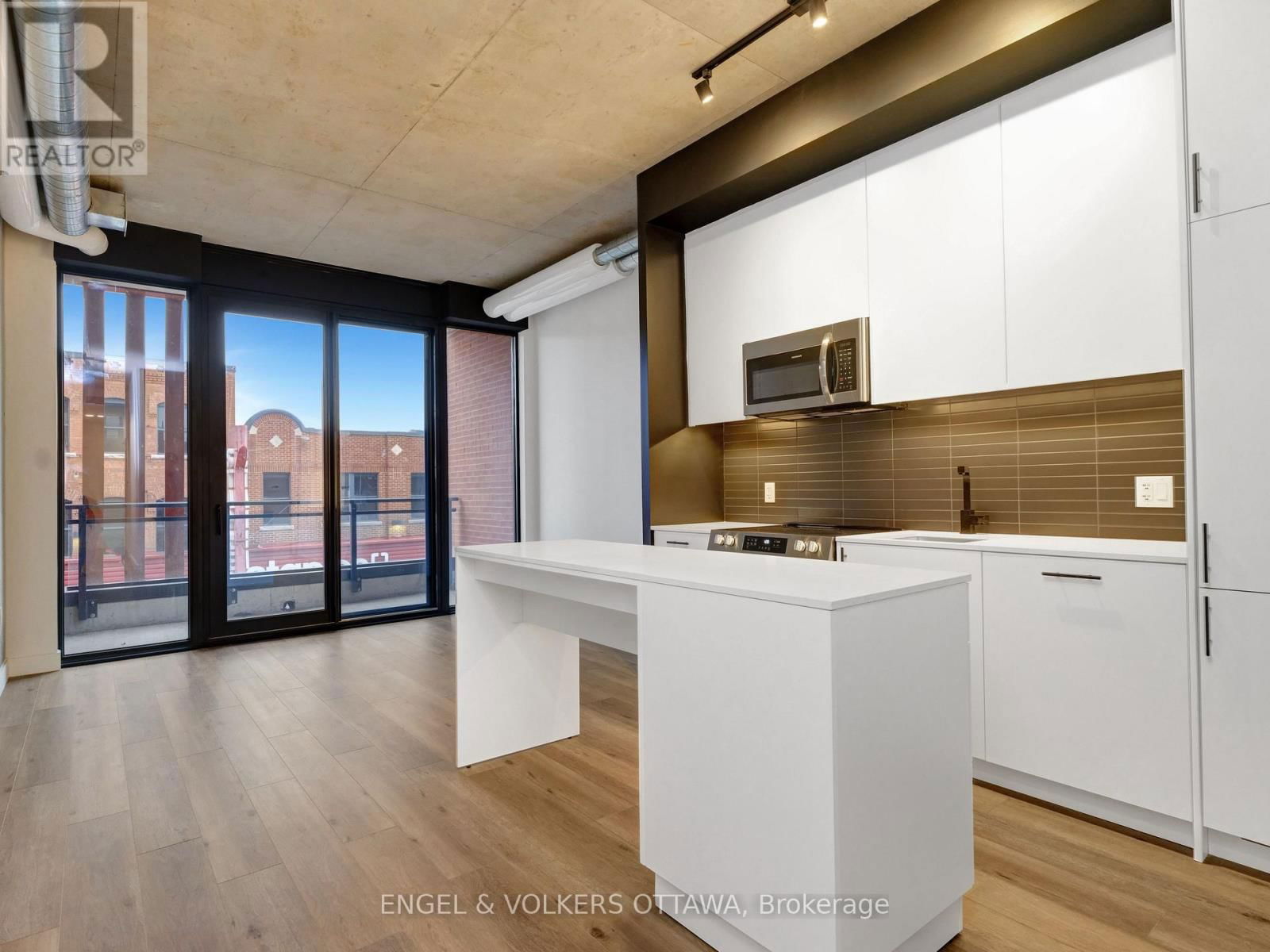 212 - 10 JAMES STREET Image 7