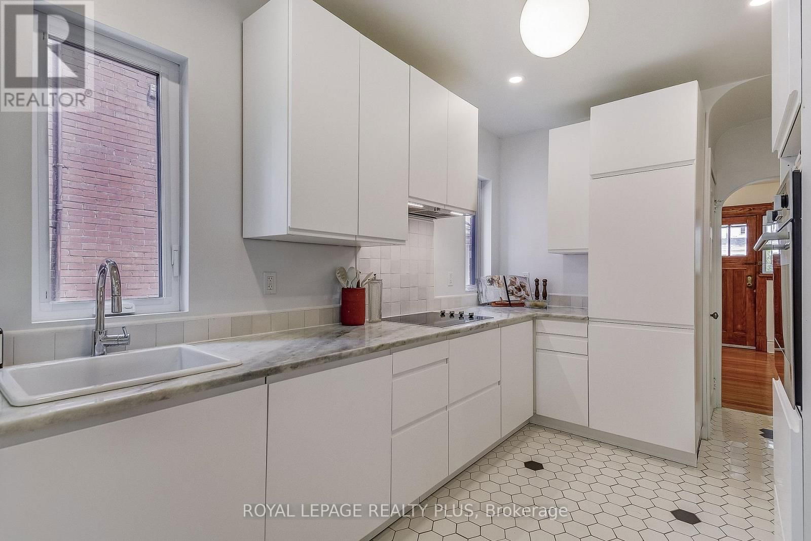 192 KENSINGTON AVENUE SOUTH Image 10