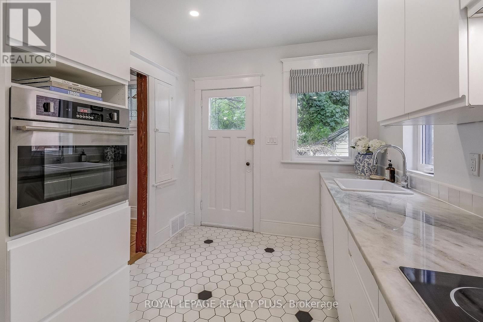 192 KENSINGTON AVENUE SOUTH Image 14