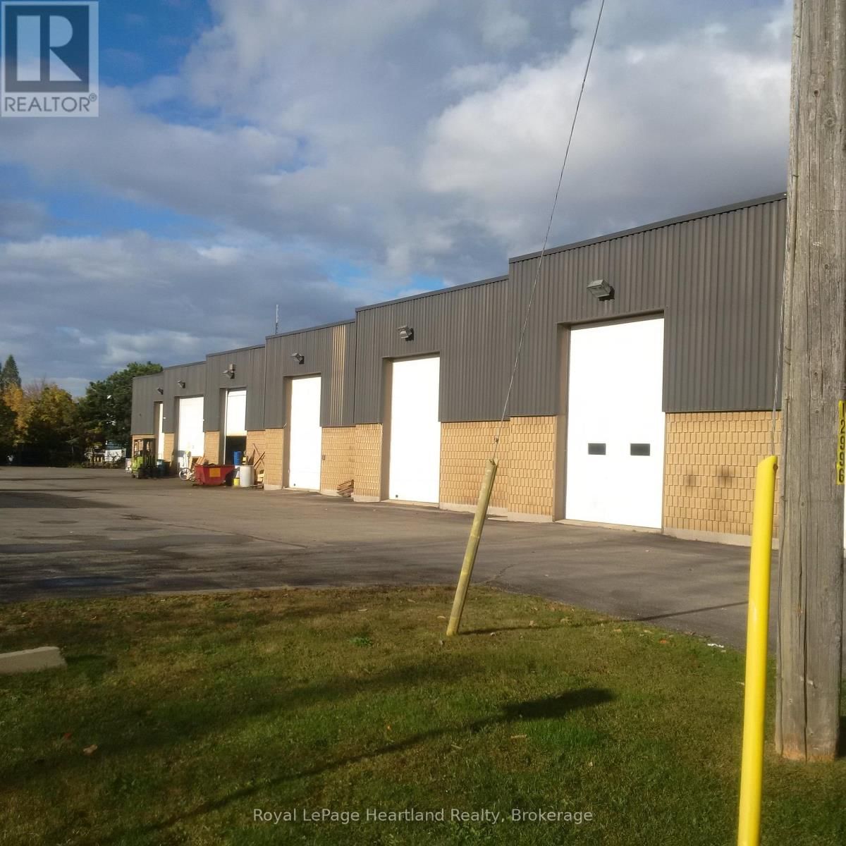 105 NORTHLAND ROAD Image 14