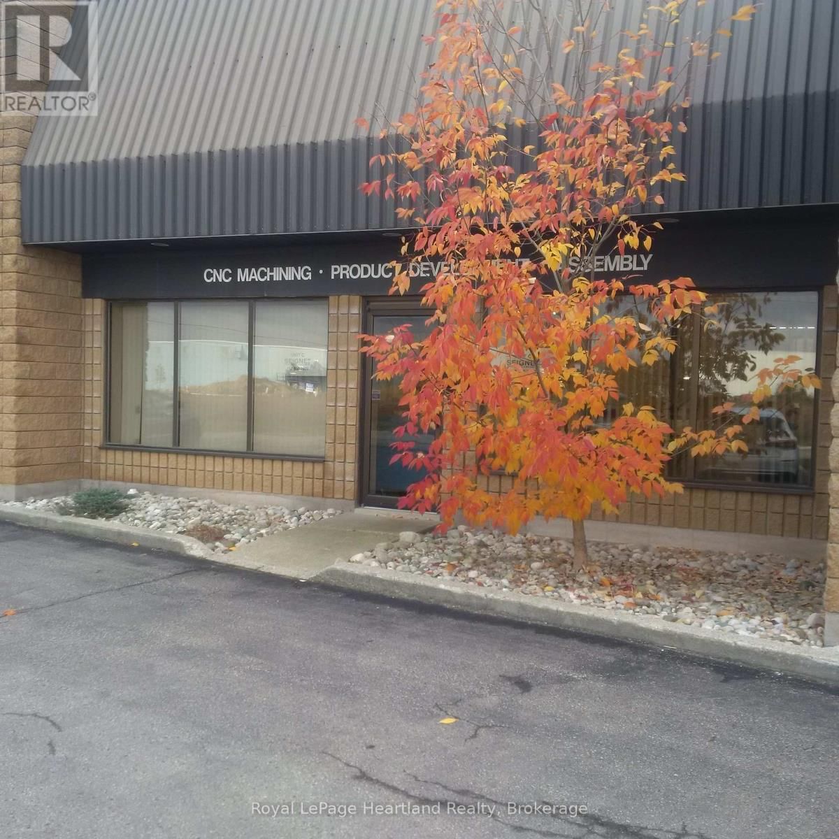 105 NORTHLAND ROAD Image 19