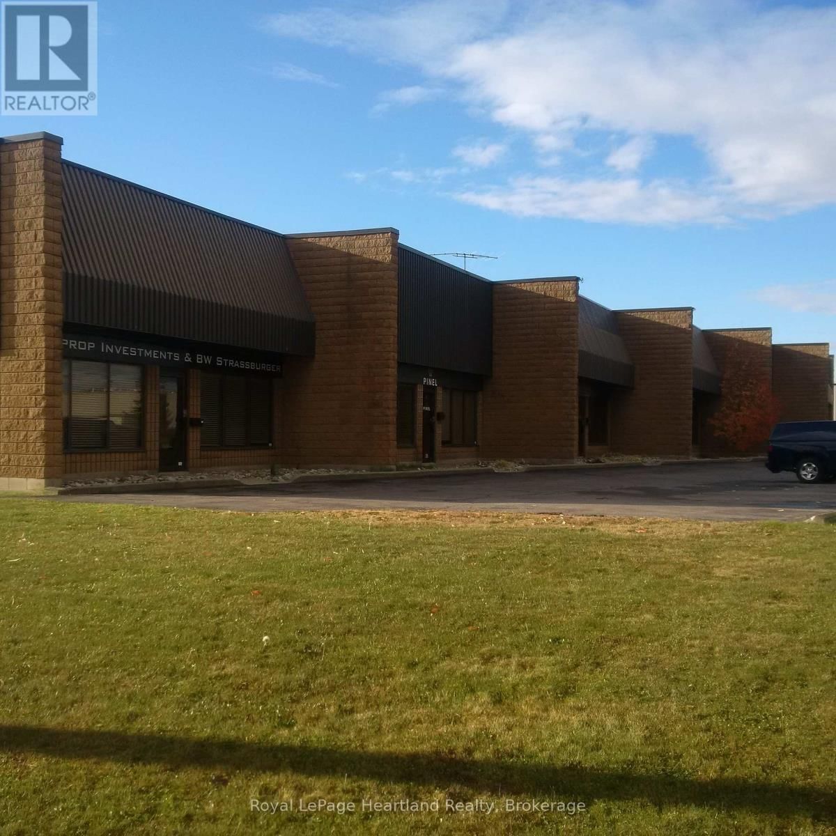 105 NORTHLAND ROAD Image 2