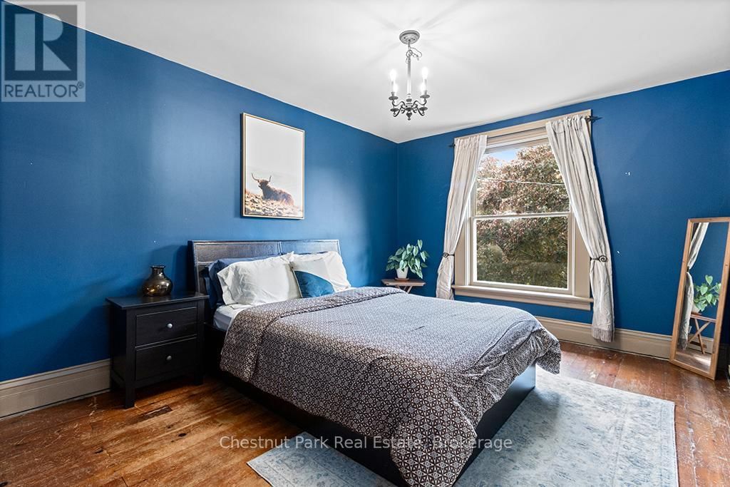 689 4TH AVENUE EAST Image 36