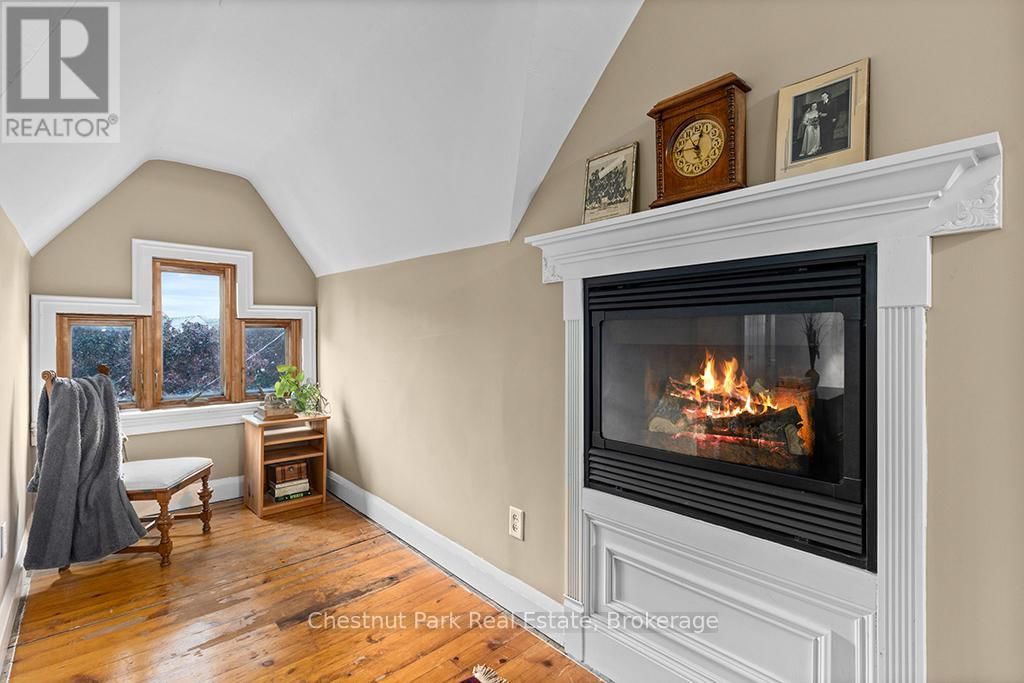 689 4TH AVENUE EAST Image 41