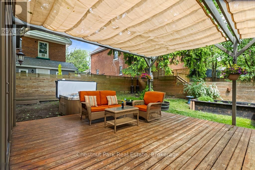 689 4TH AVENUE EAST Image 46