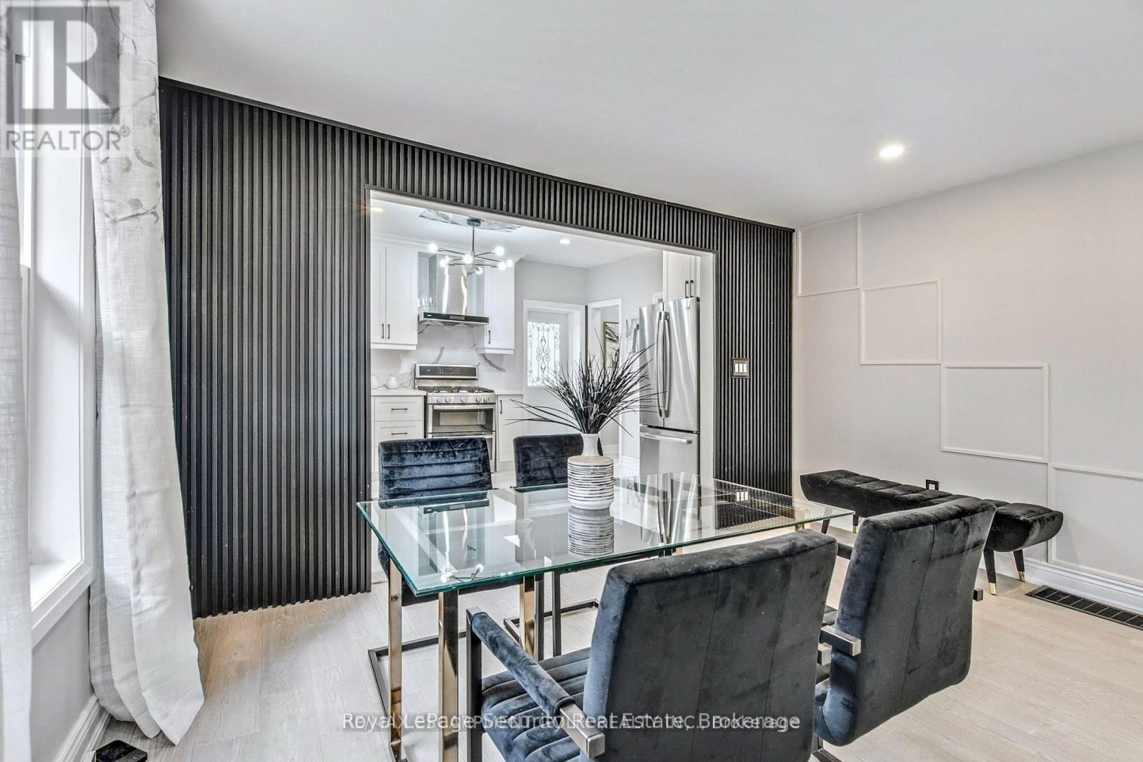 242 CLARENCE STREET Image 10