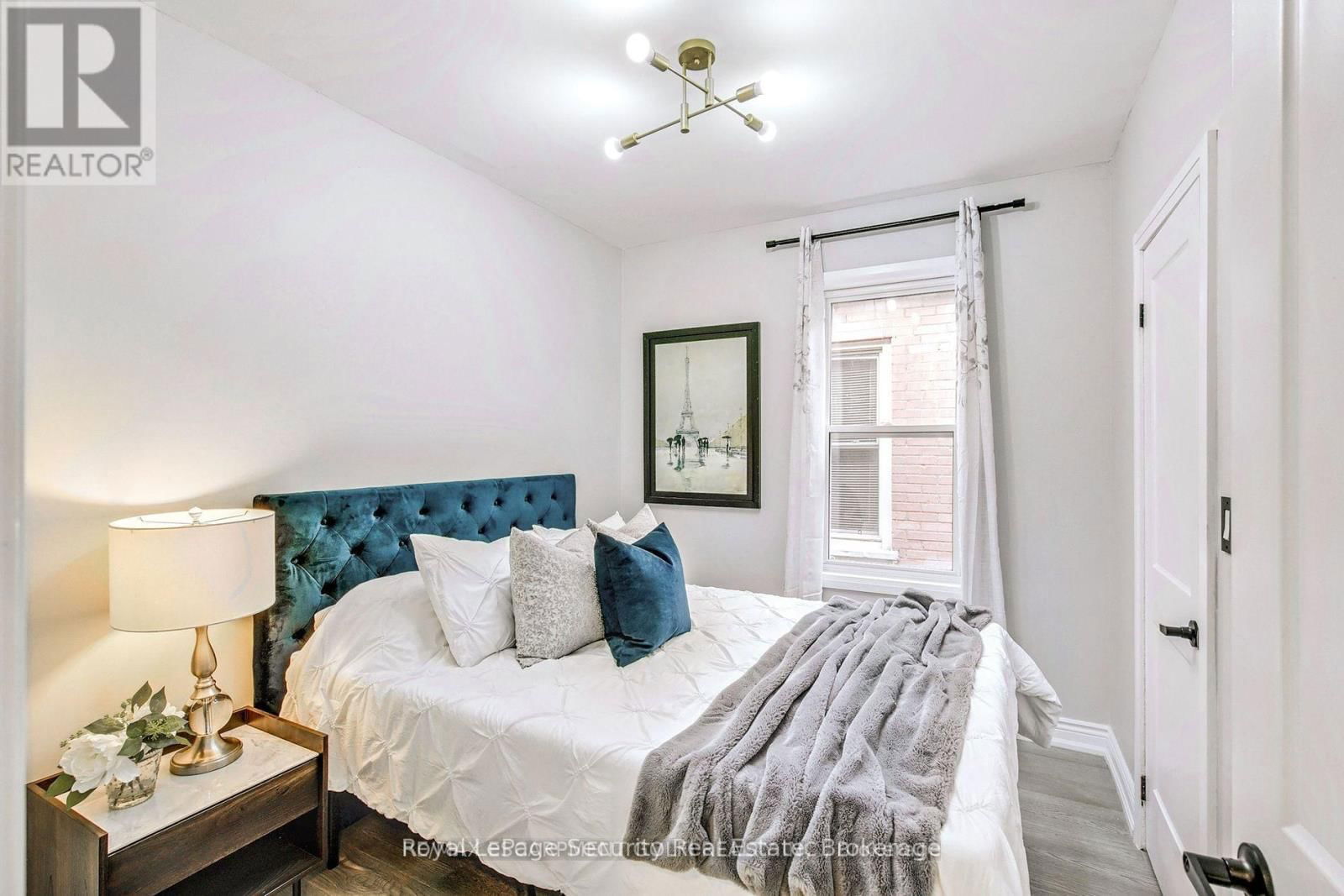 242 CLARENCE STREET Image 19