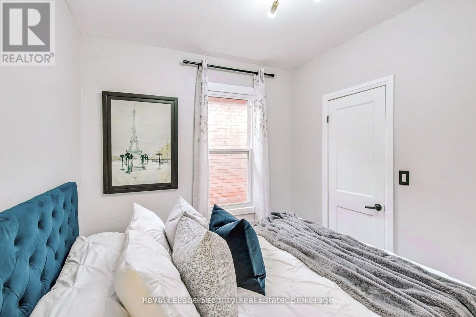 242 CLARENCE STREET Image 21