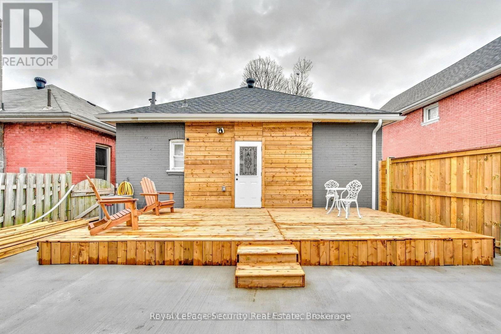 242 CLARENCE STREET Image 23