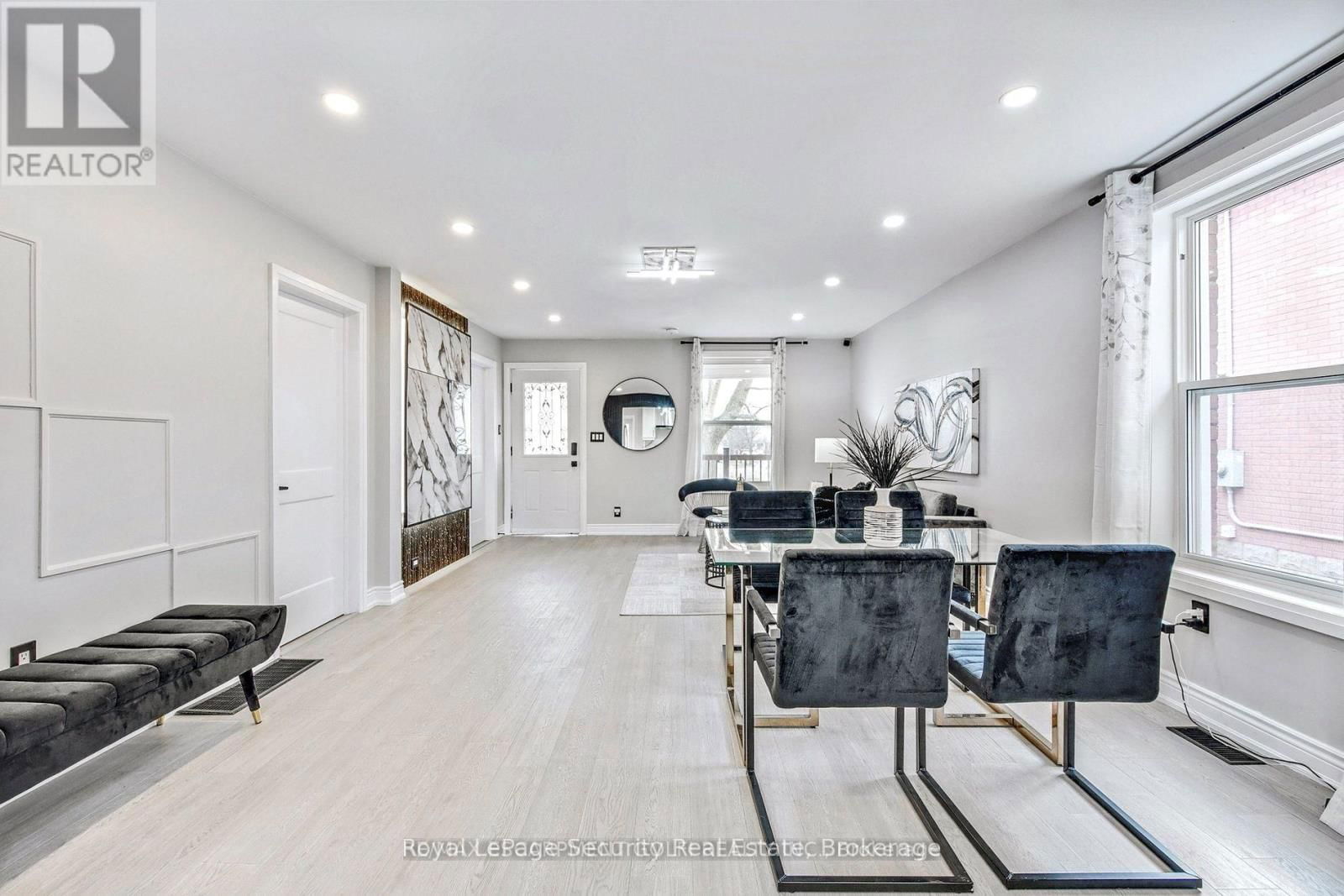 242 CLARENCE STREET Image 9