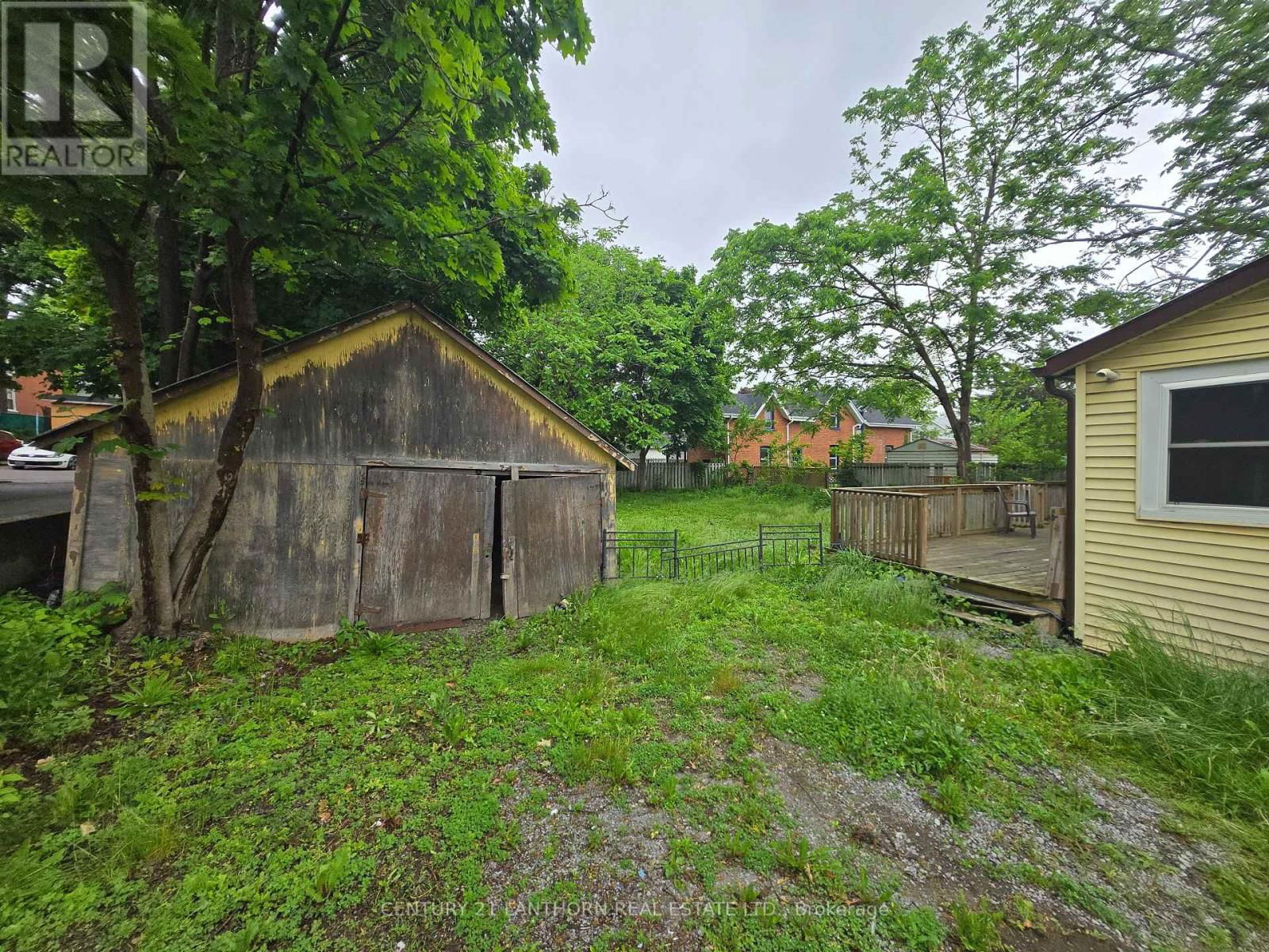 188 DUNDAS STREET WEST Image 3