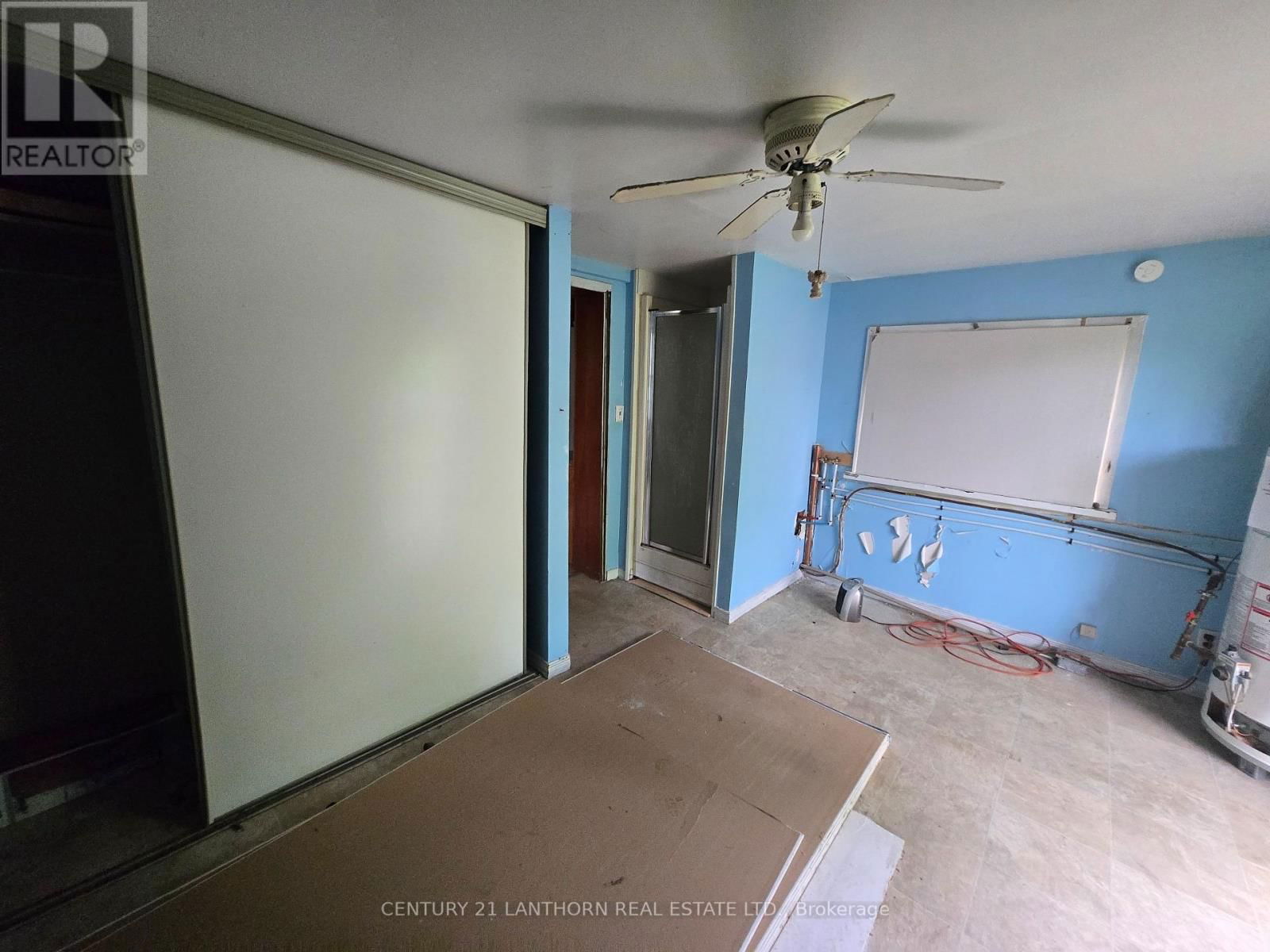 188 DUNDAS STREET WEST Image 6